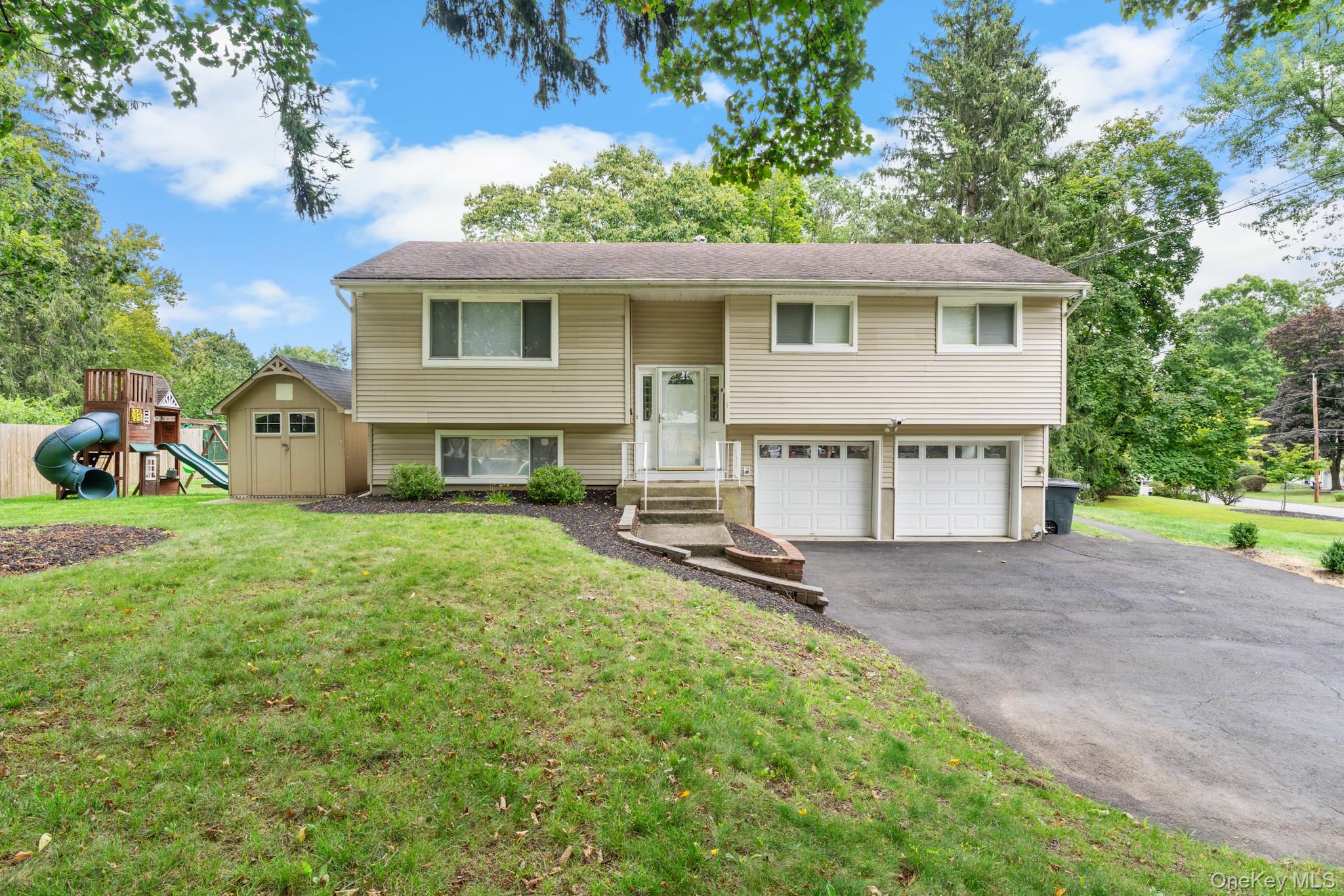 1 Phillips Drive, Airmont, NY 10901