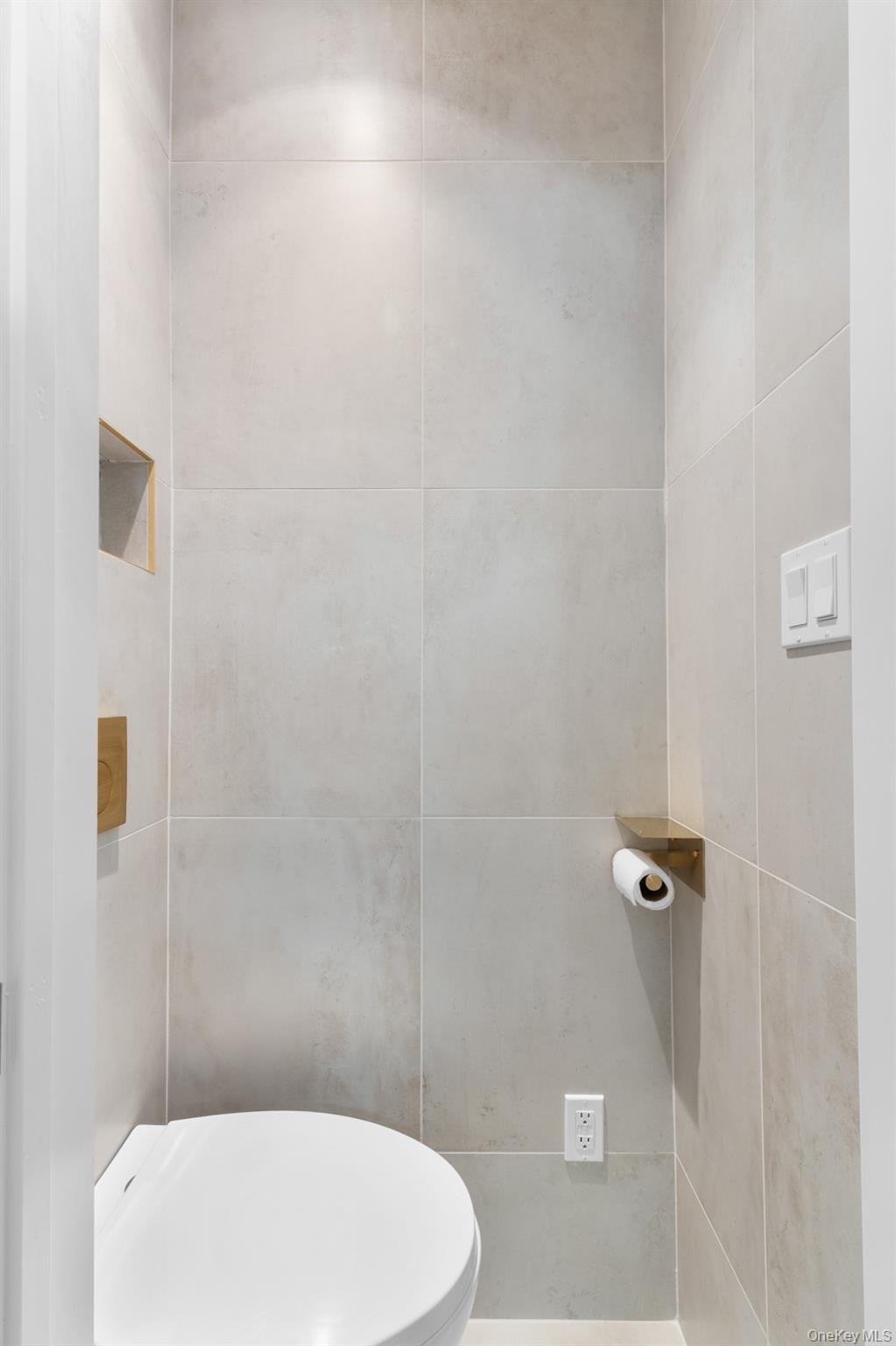 1 Phillips Drive, Airmont, NY 10901