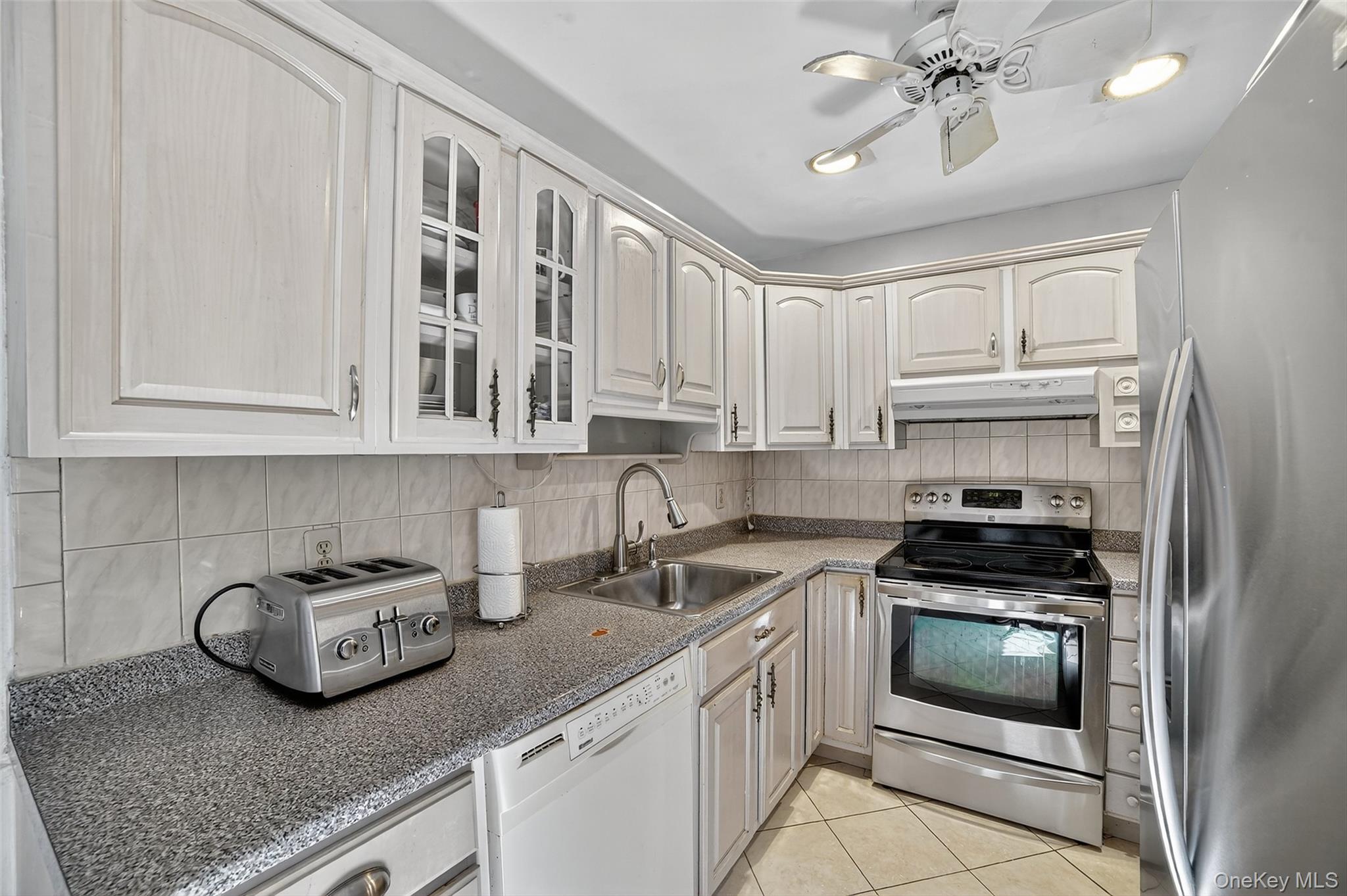 12 Granada Crescent # 20, White Plains, NY 10603