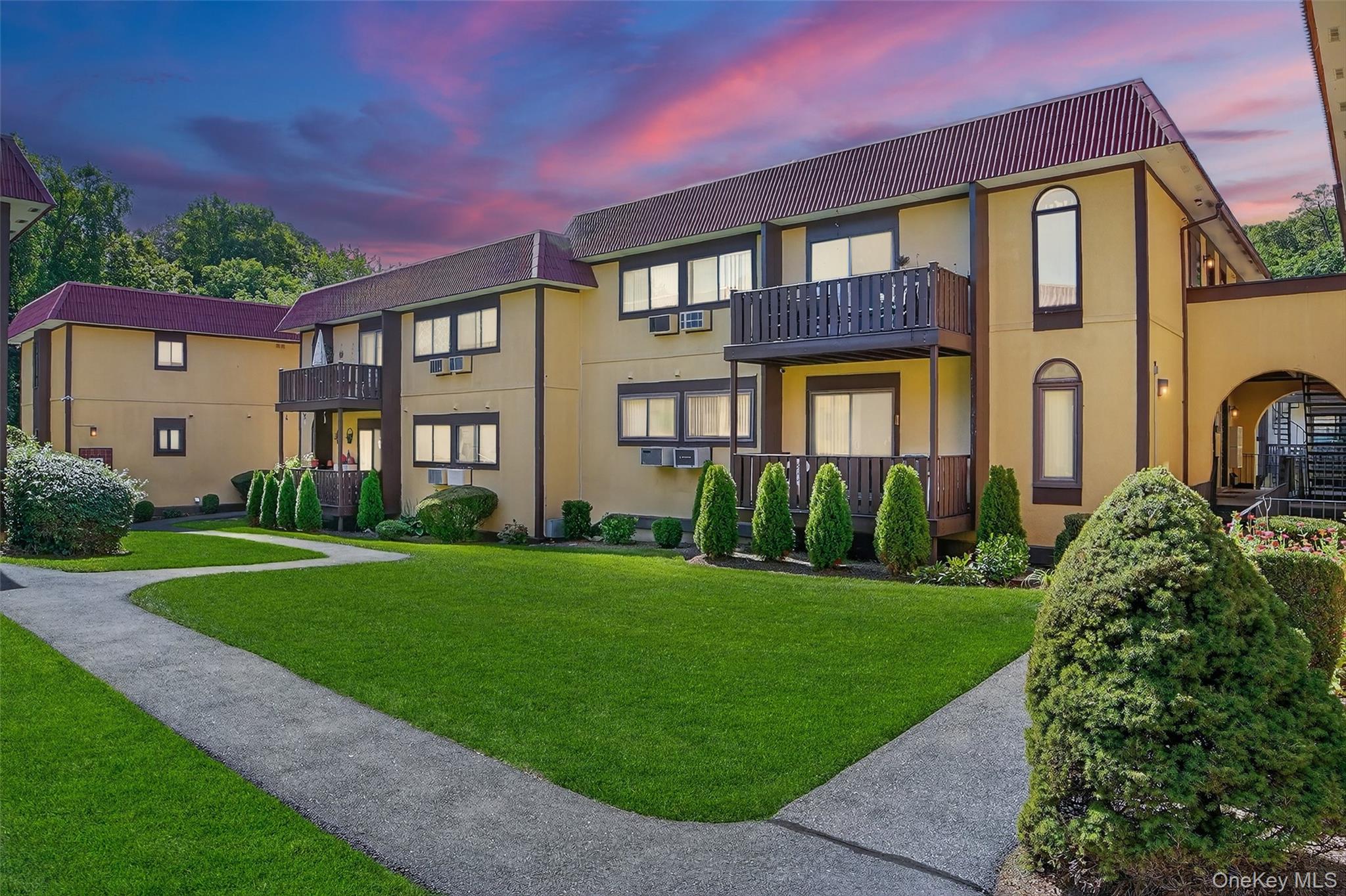 12 Granada Crescent # 20, White Plains, NY 10603