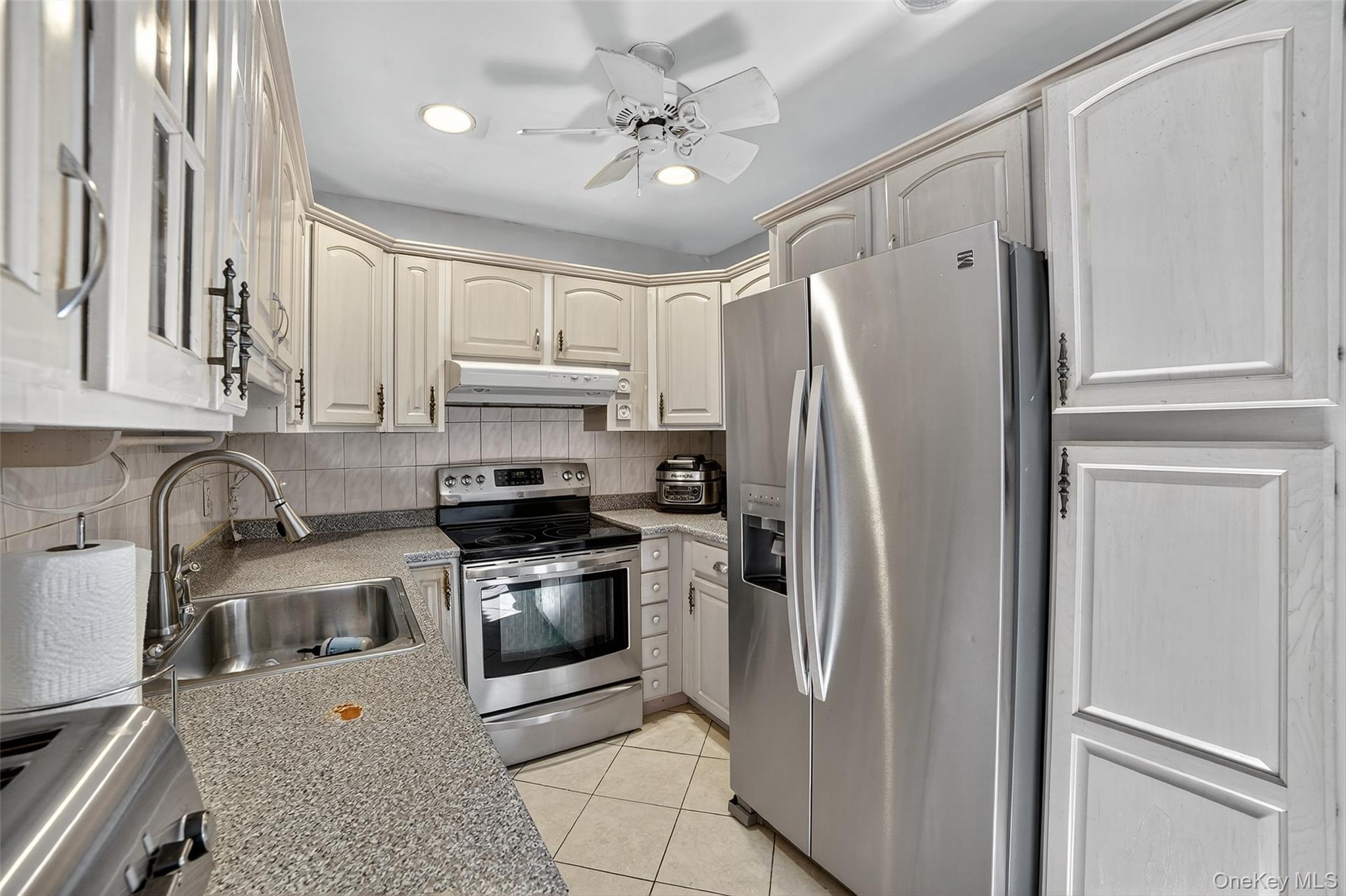 12 Granada Crescent # 20, White Plains, NY 10603