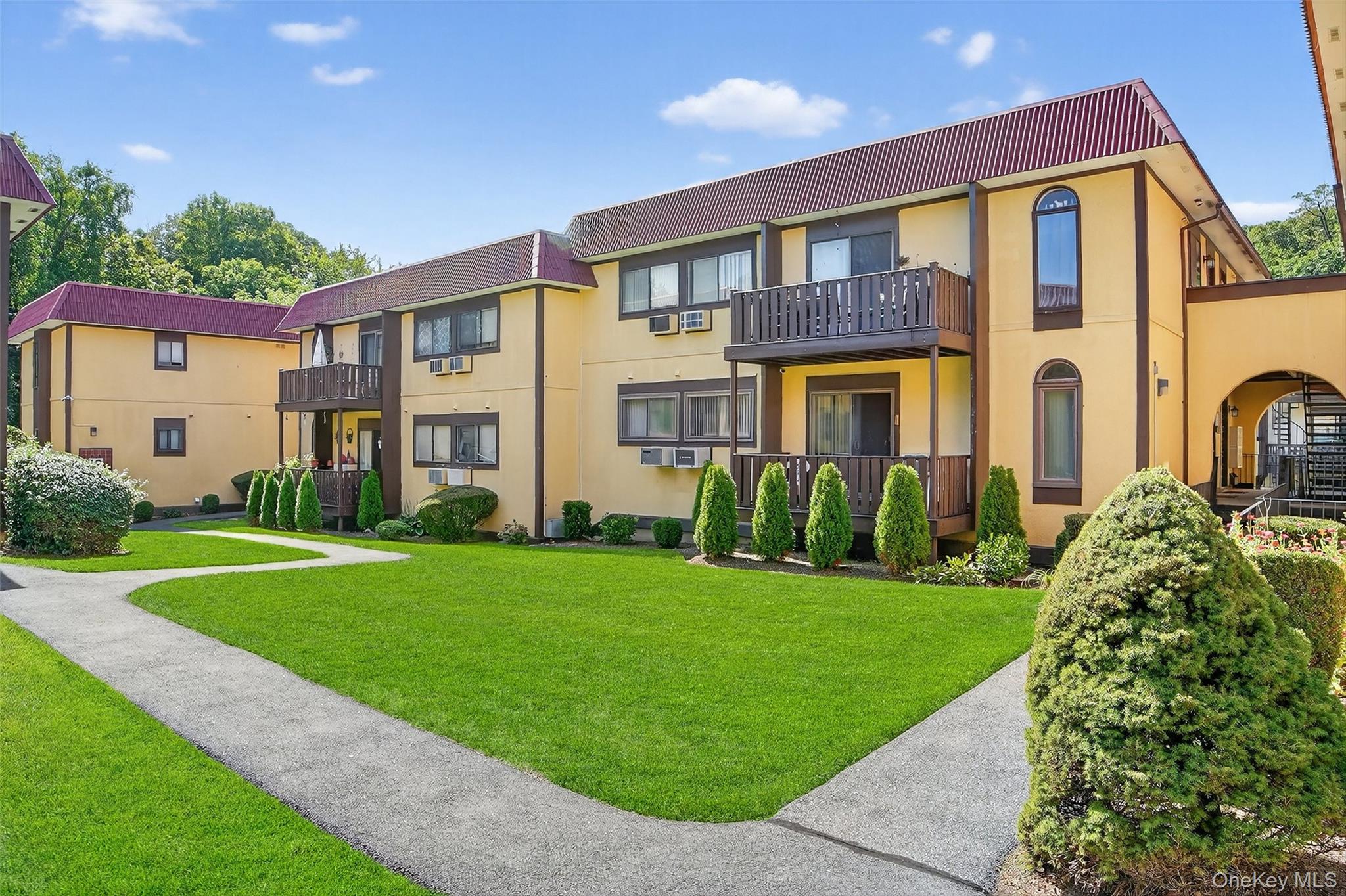 12 Granada Crescent # 20, White Plains, NY 10603