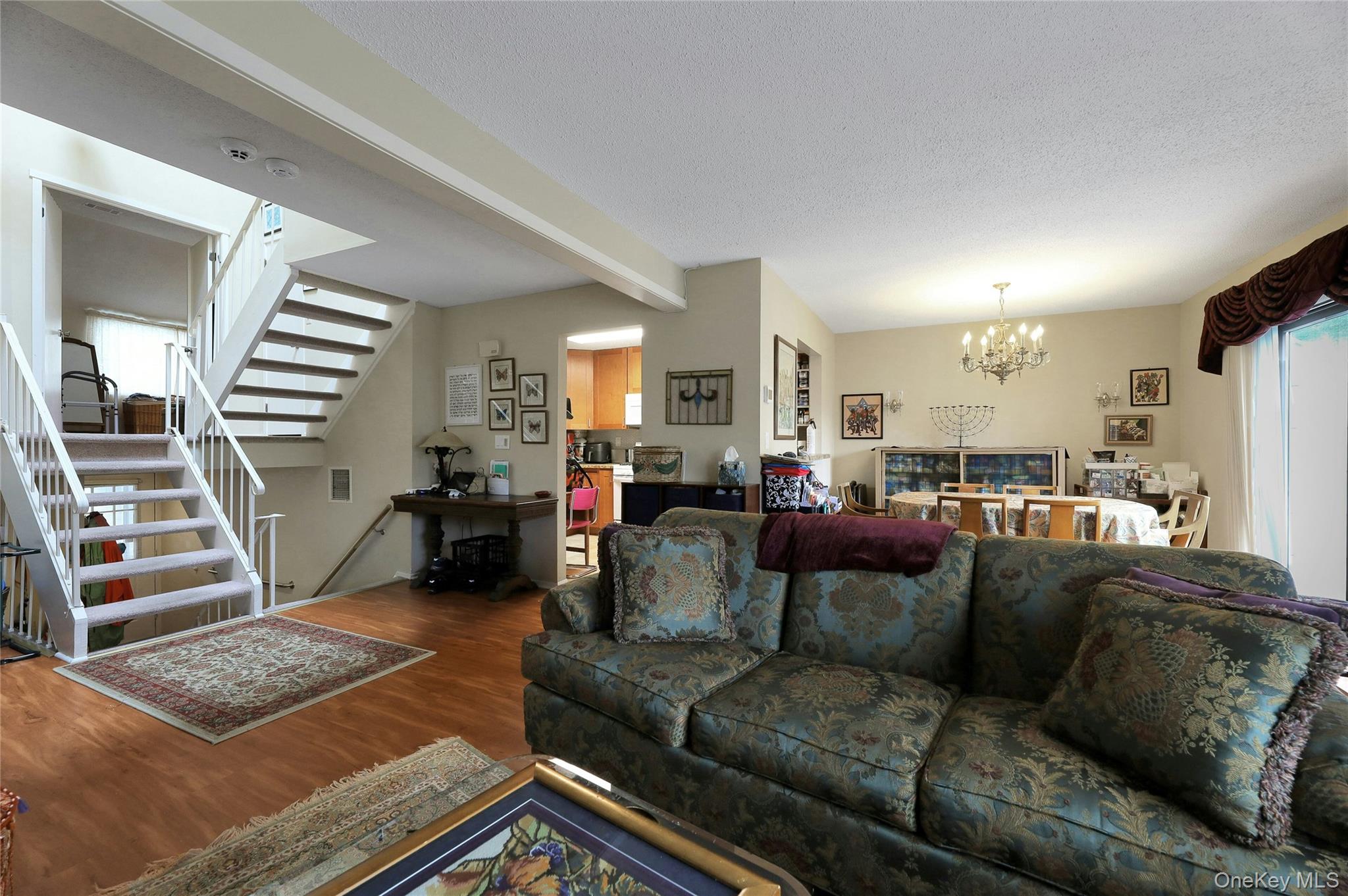 180 Treetop Circle, Nanuet, NY 10954