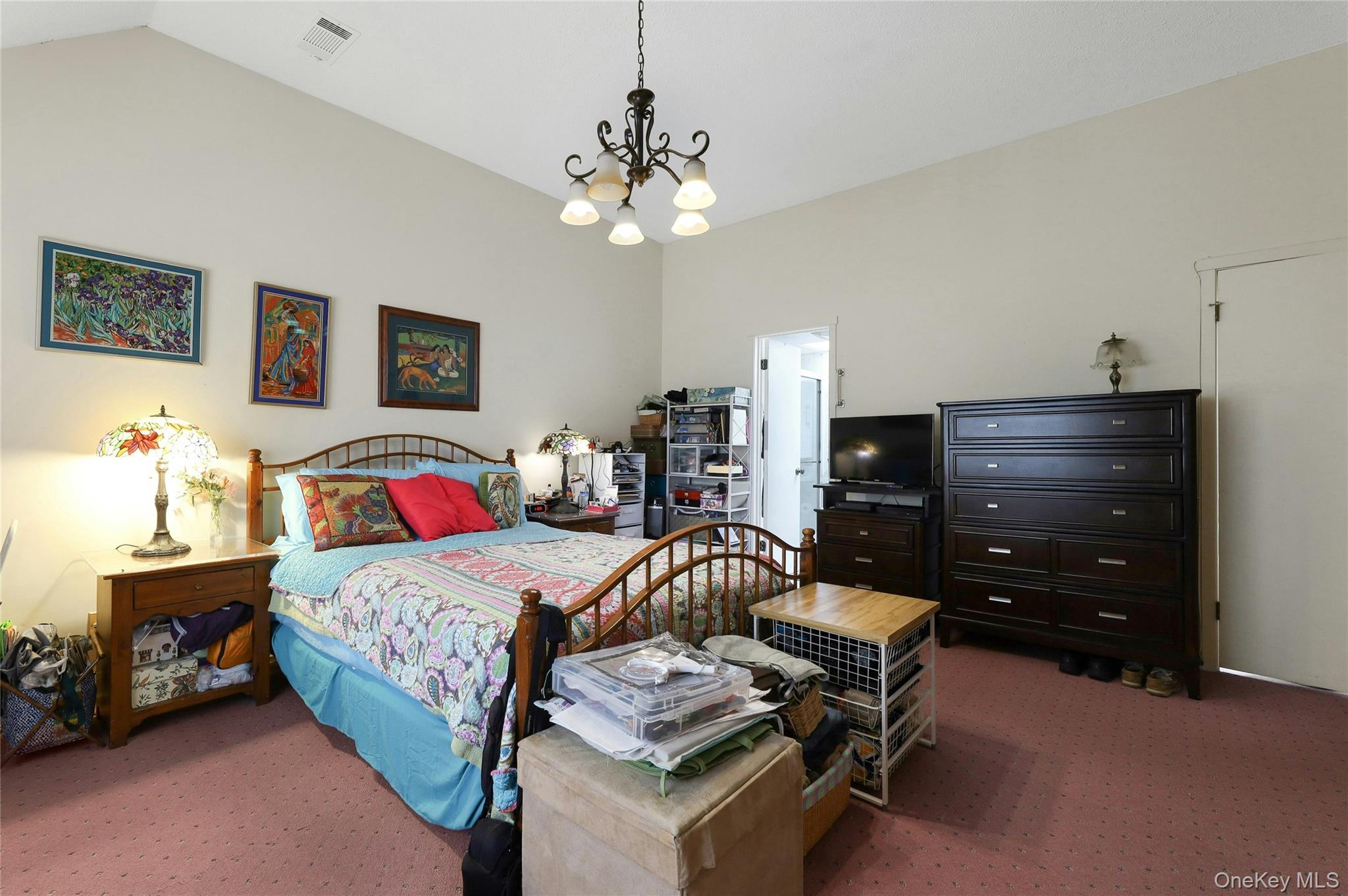 180 Treetop Circle, Nanuet, NY 10954