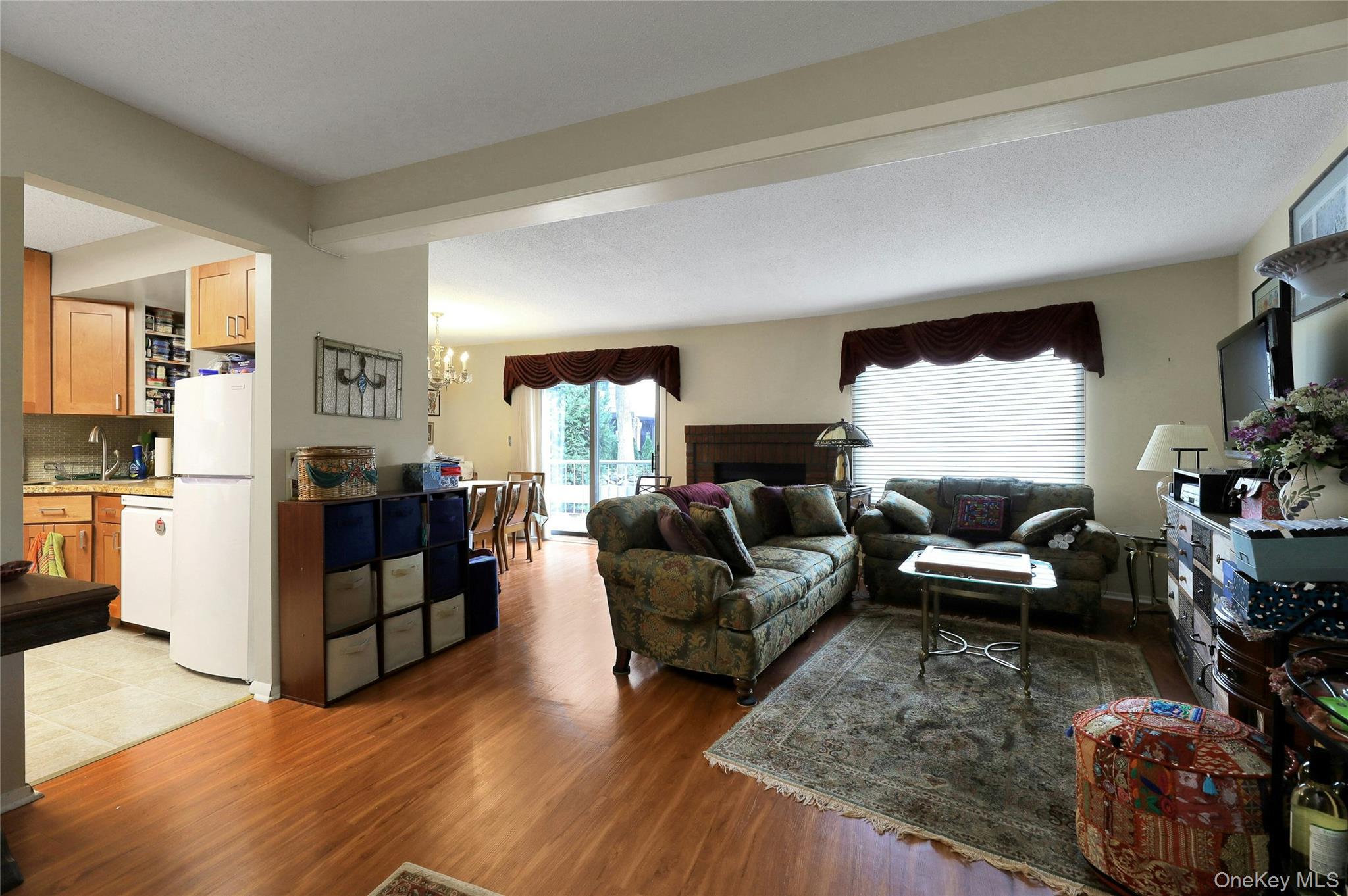 180 Treetop Circle, Nanuet, NY 10954