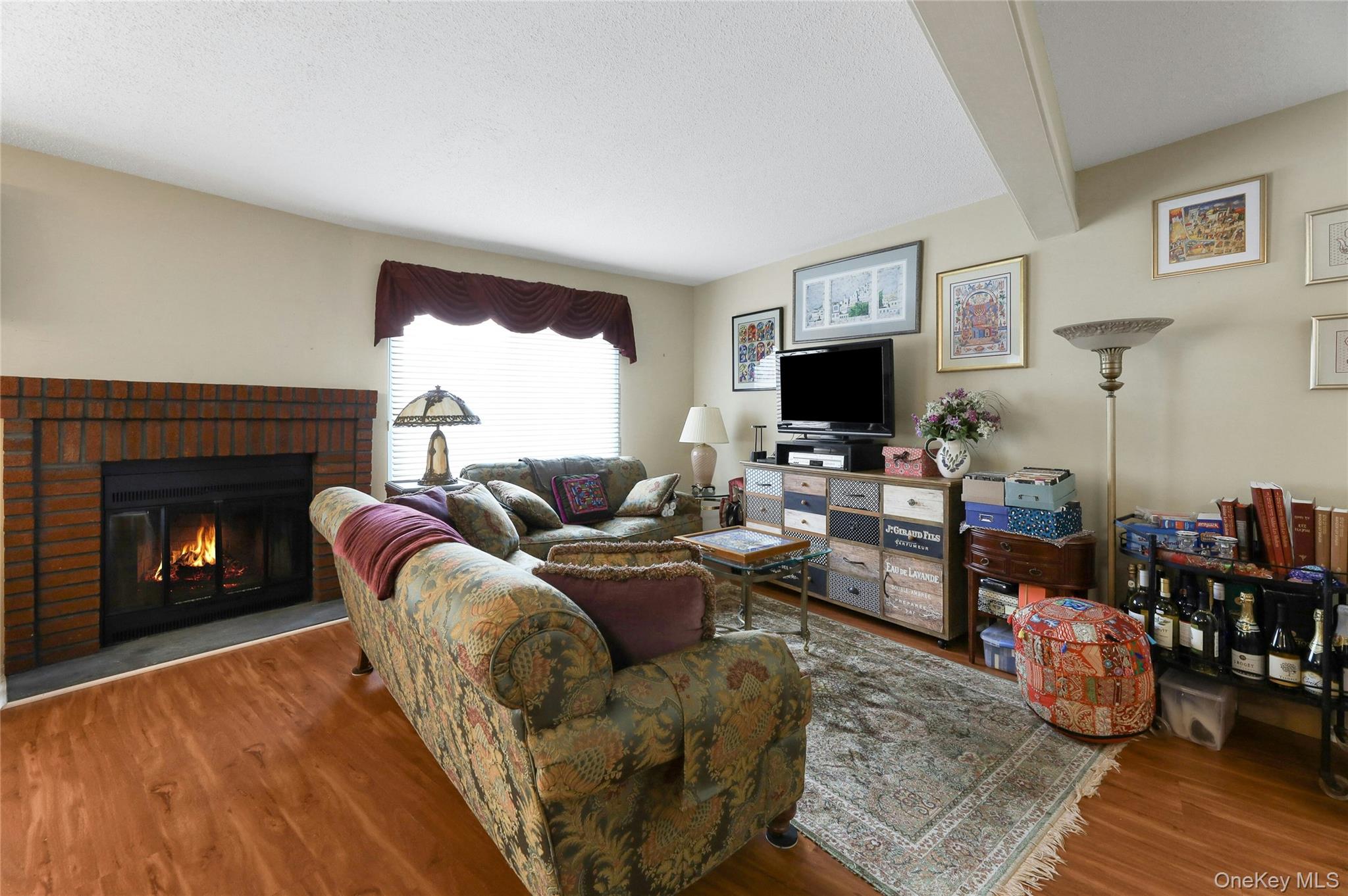 180 Treetop Circle, Nanuet, NY 10954