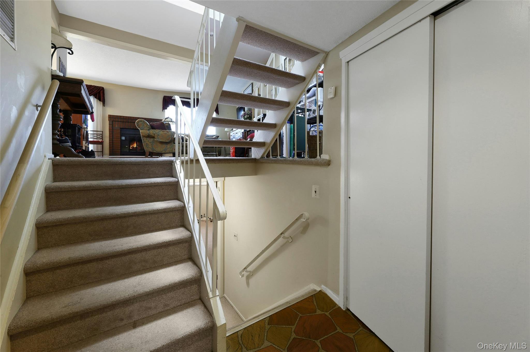 180 Treetop Circle, Nanuet, NY 10954