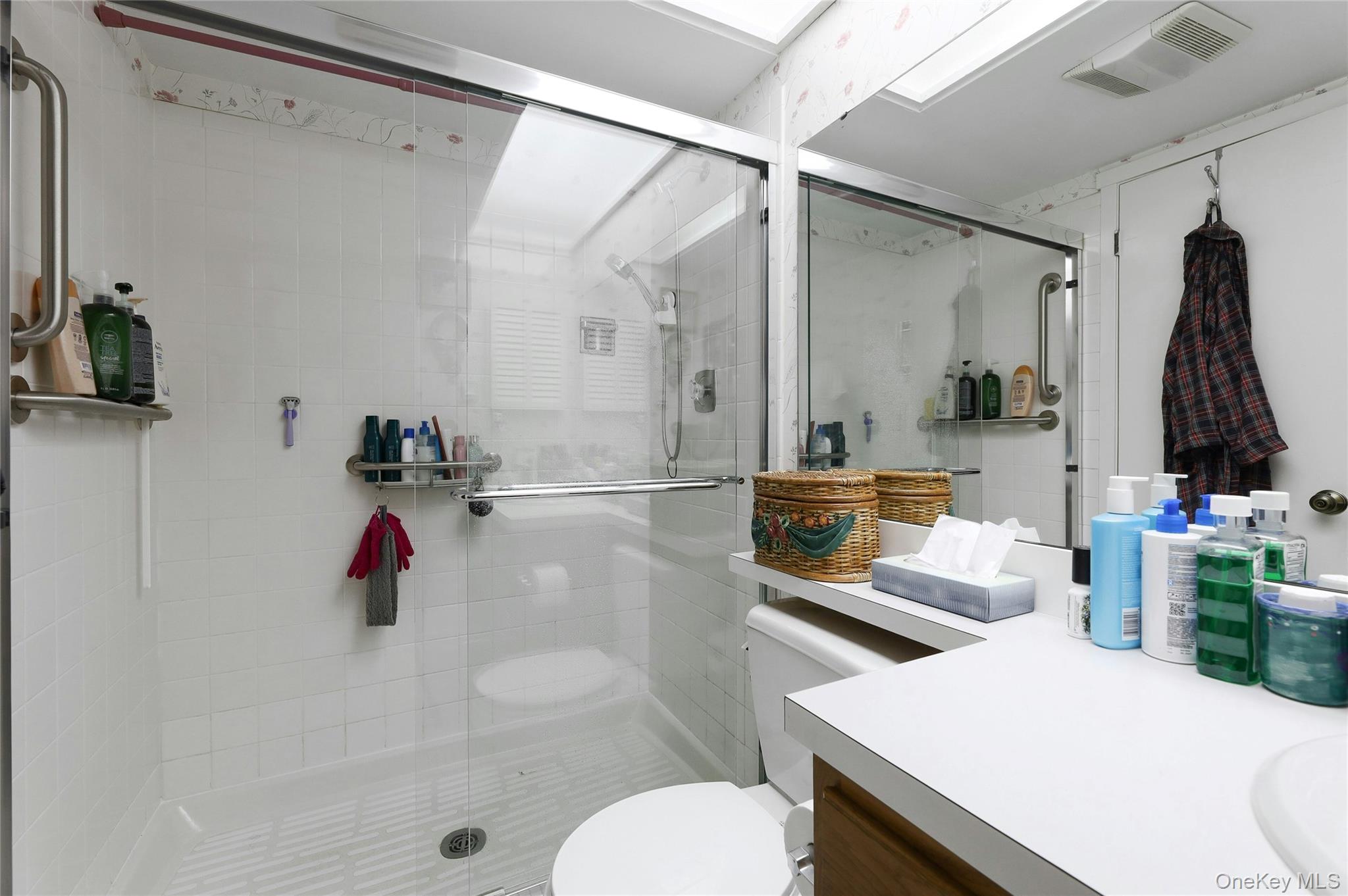 180 Treetop Circle, Nanuet, NY 10954