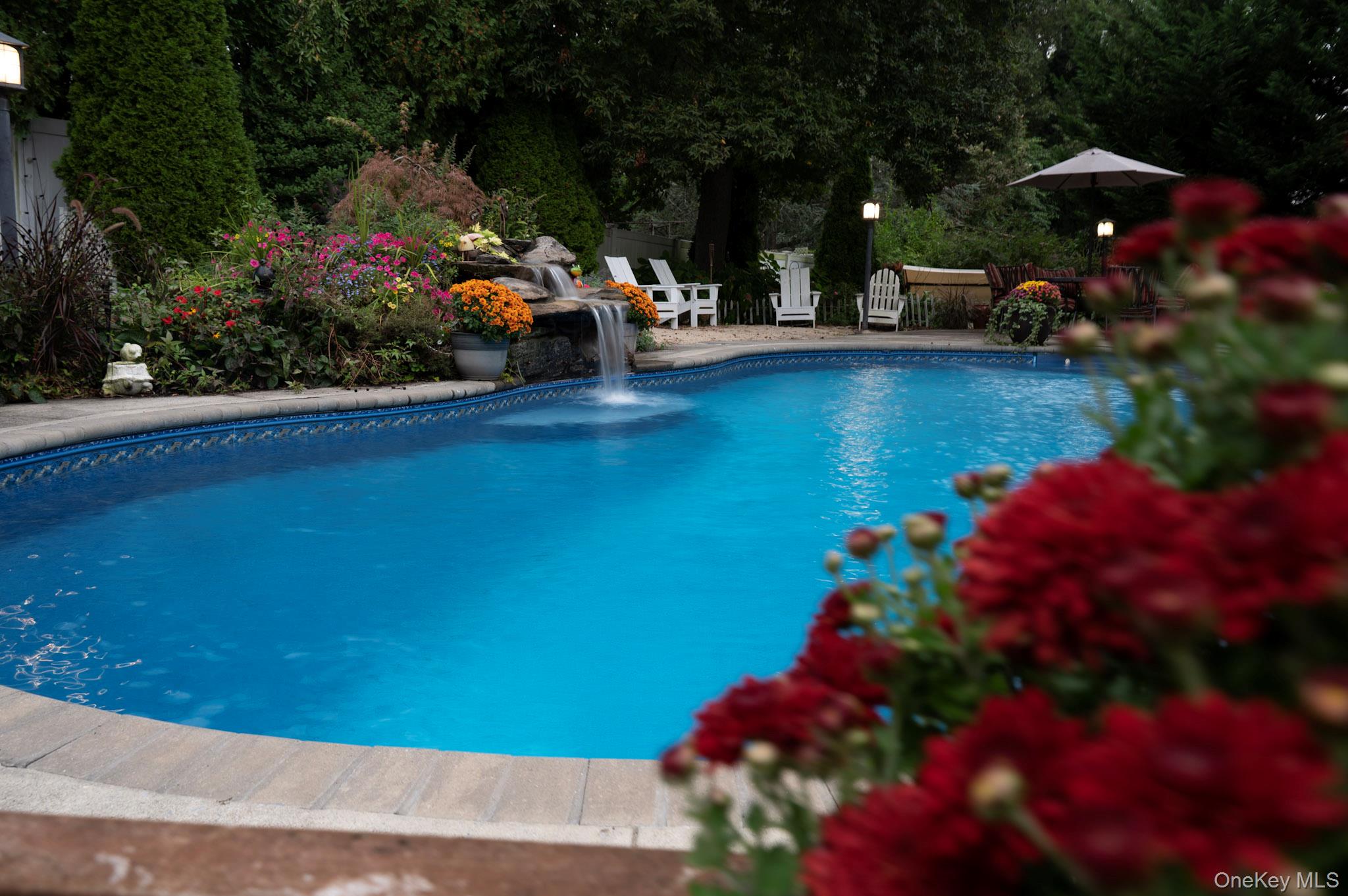 8 Beaumont Lane, Lake Grove, NY 11755