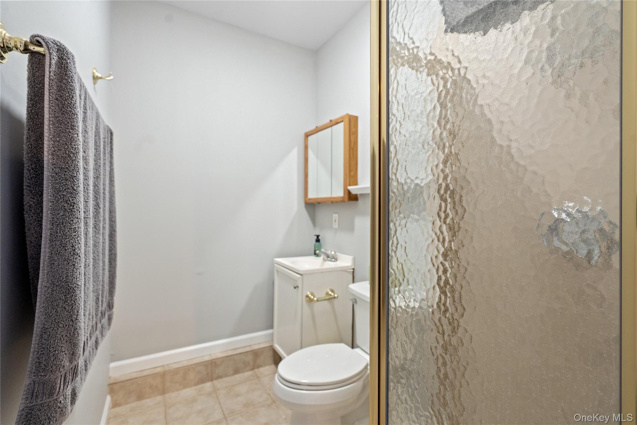 8 Beaumont Lane, Lake Grove, NY 11755