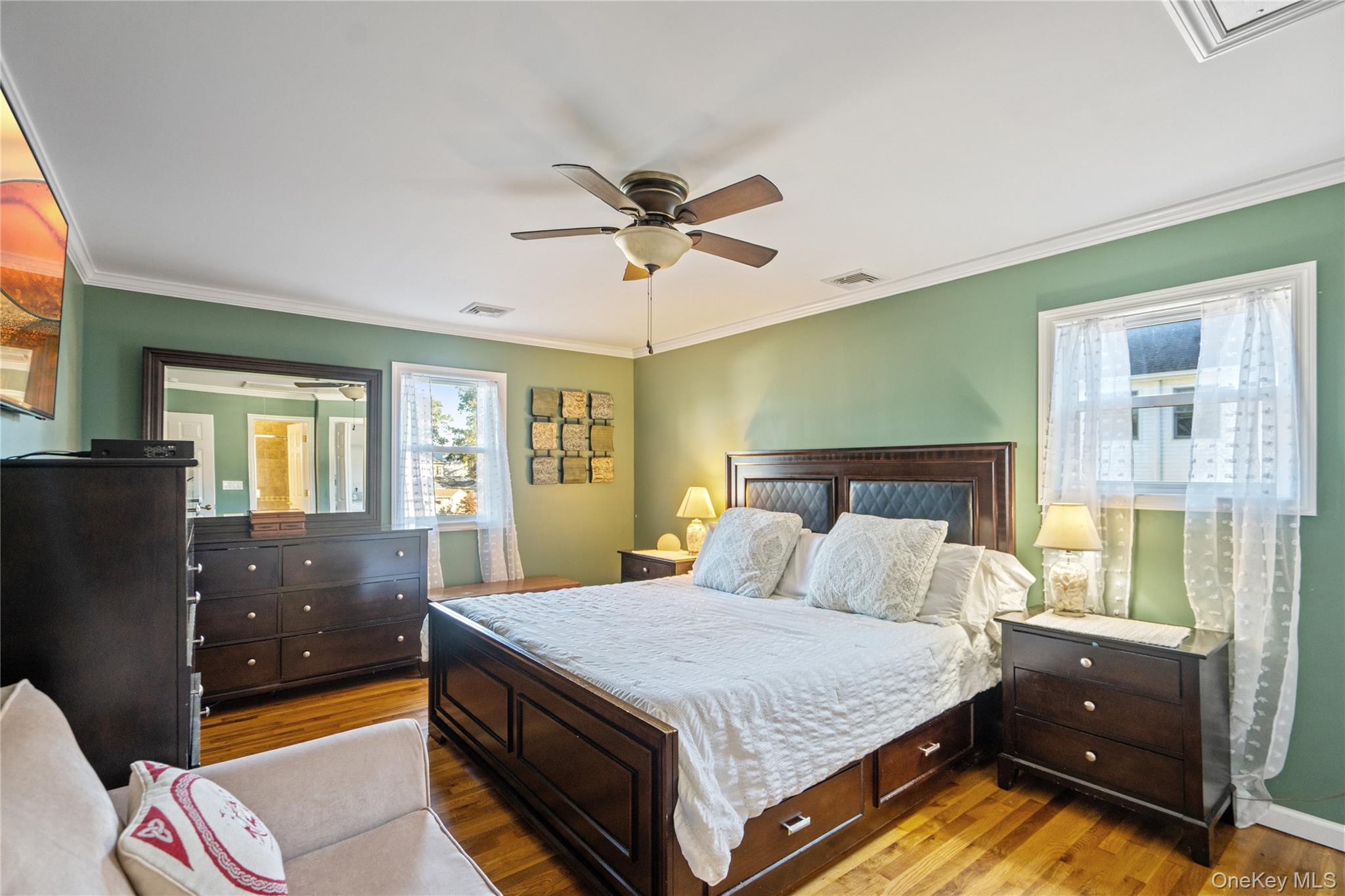 8 Beaumont Lane, Lake Grove, NY 11755