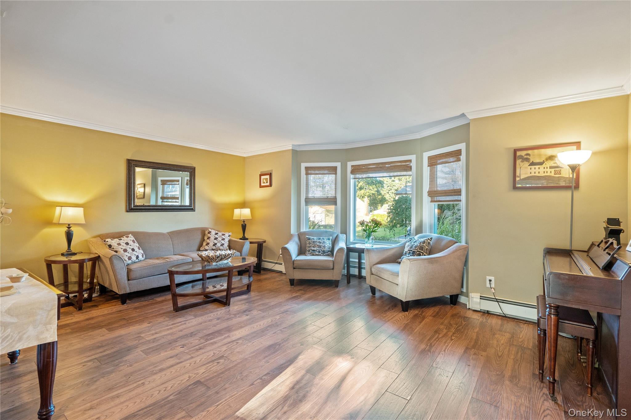 8 Beaumont Lane, Lake Grove, NY 11755