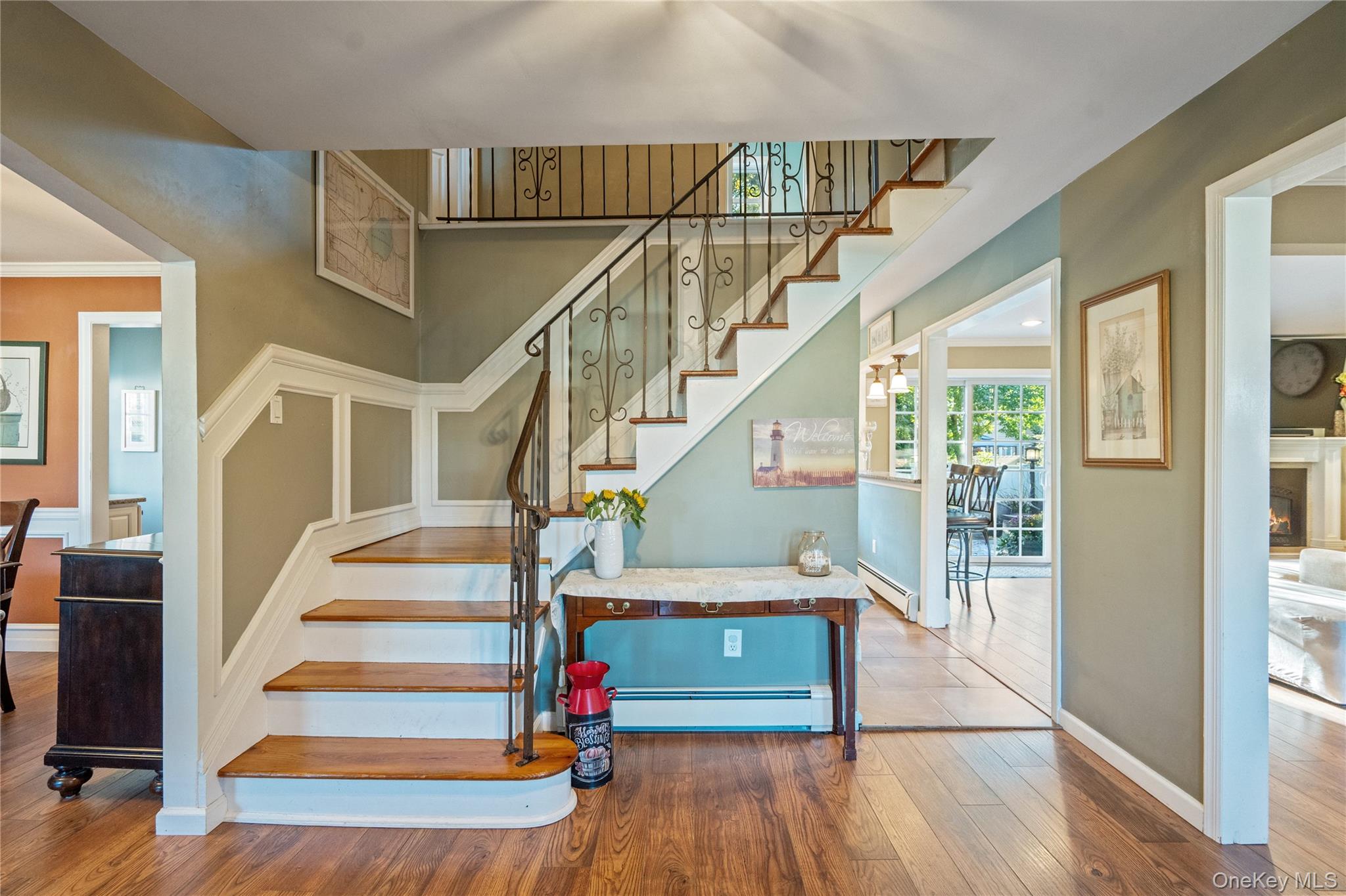 8 Beaumont Lane, Lake Grove, NY 11755