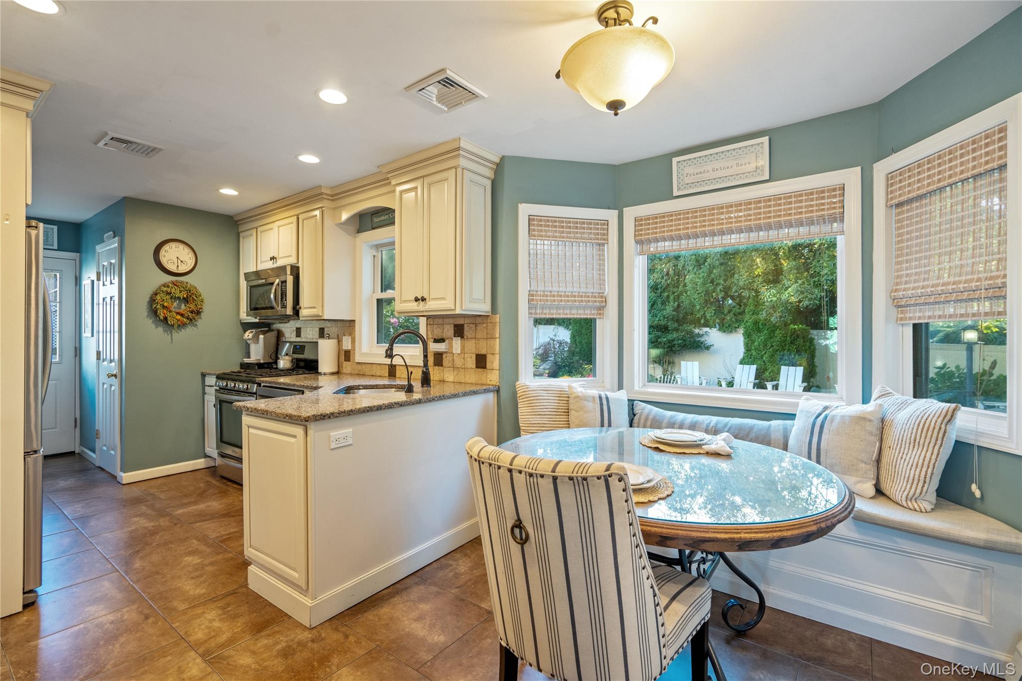 8 Beaumont Lane, Lake Grove, NY 11755