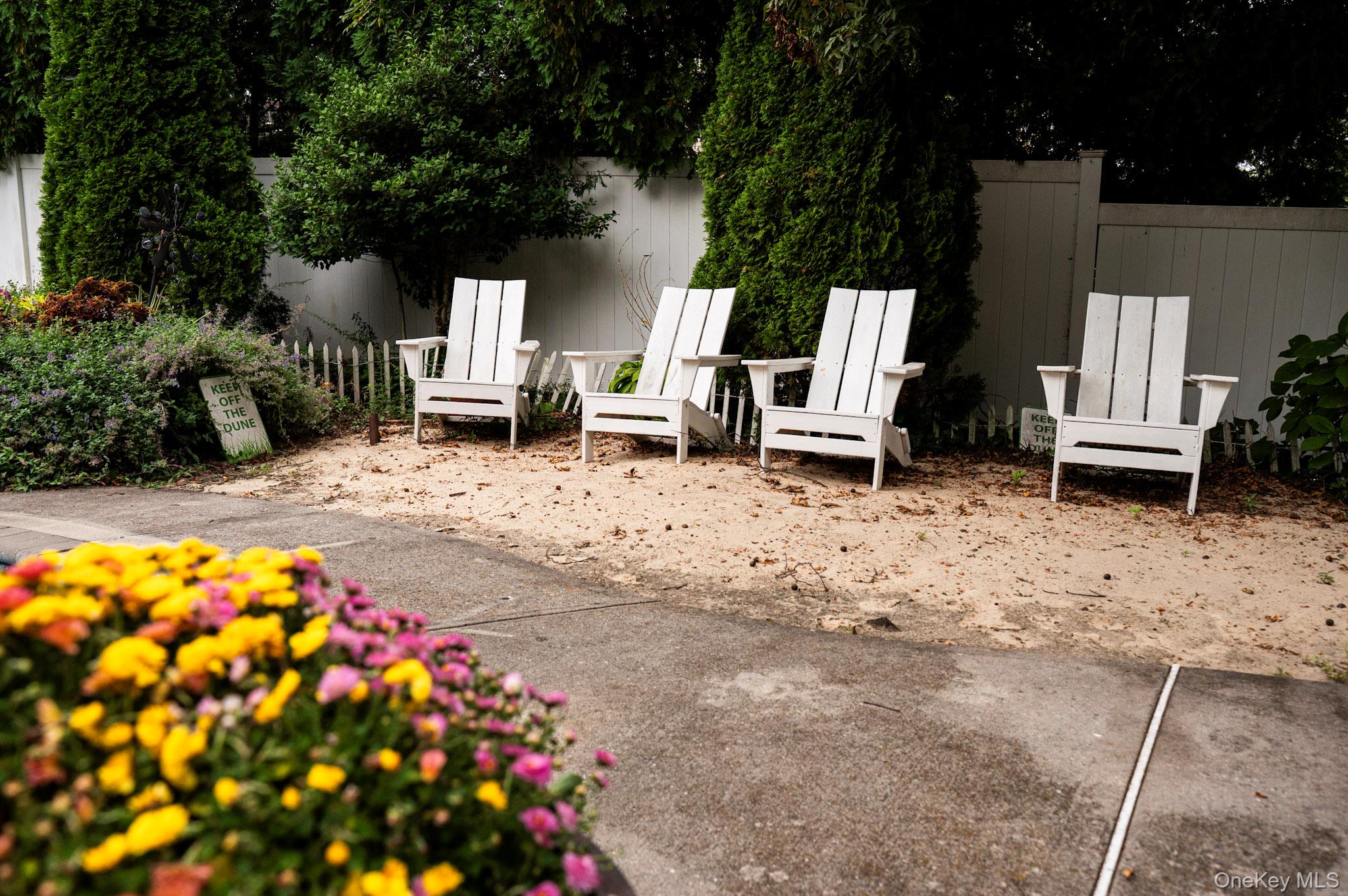 8 Beaumont Lane, Lake Grove, NY 11755