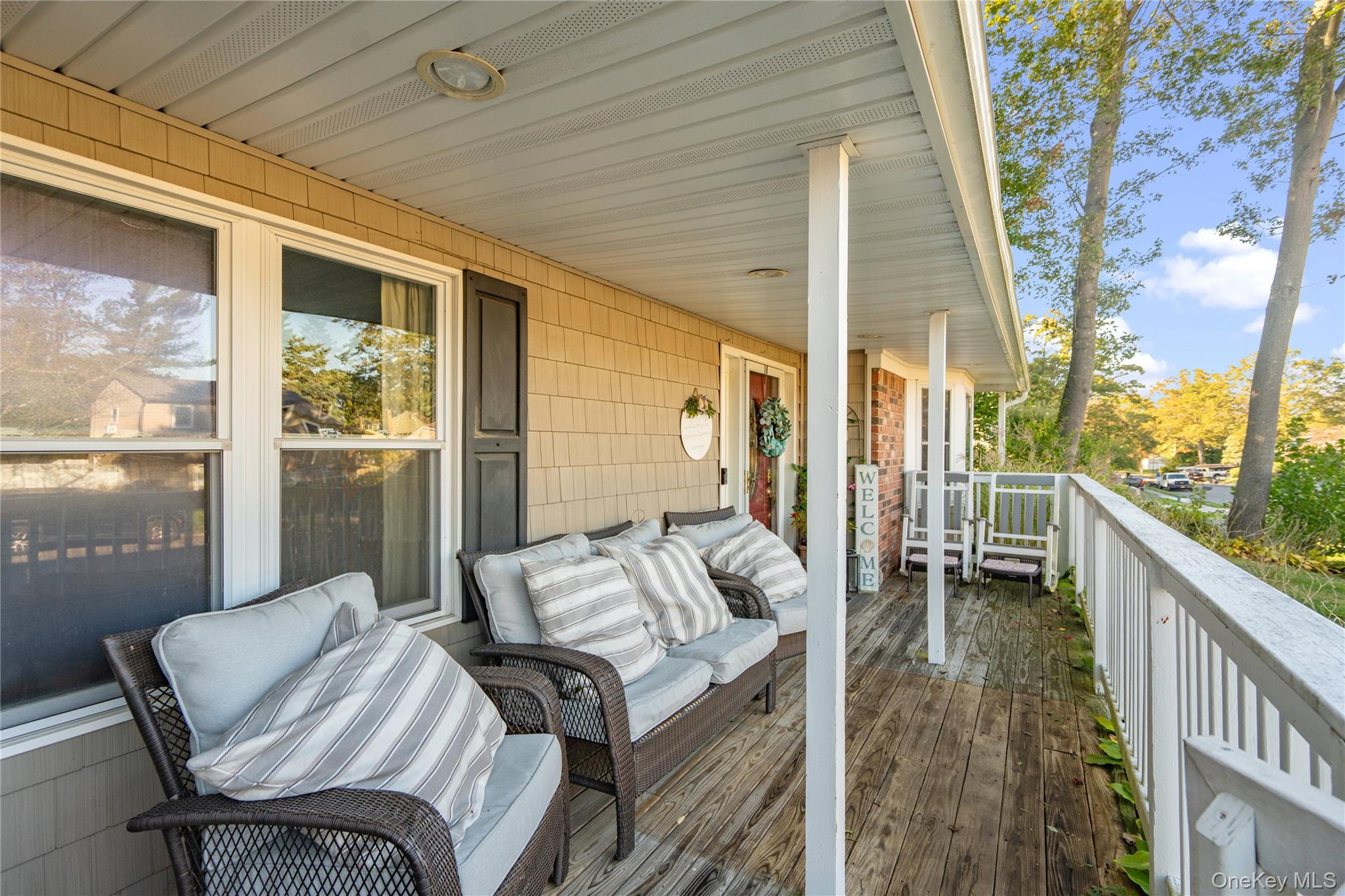 8 Beaumont Lane, Lake Grove, NY 11755