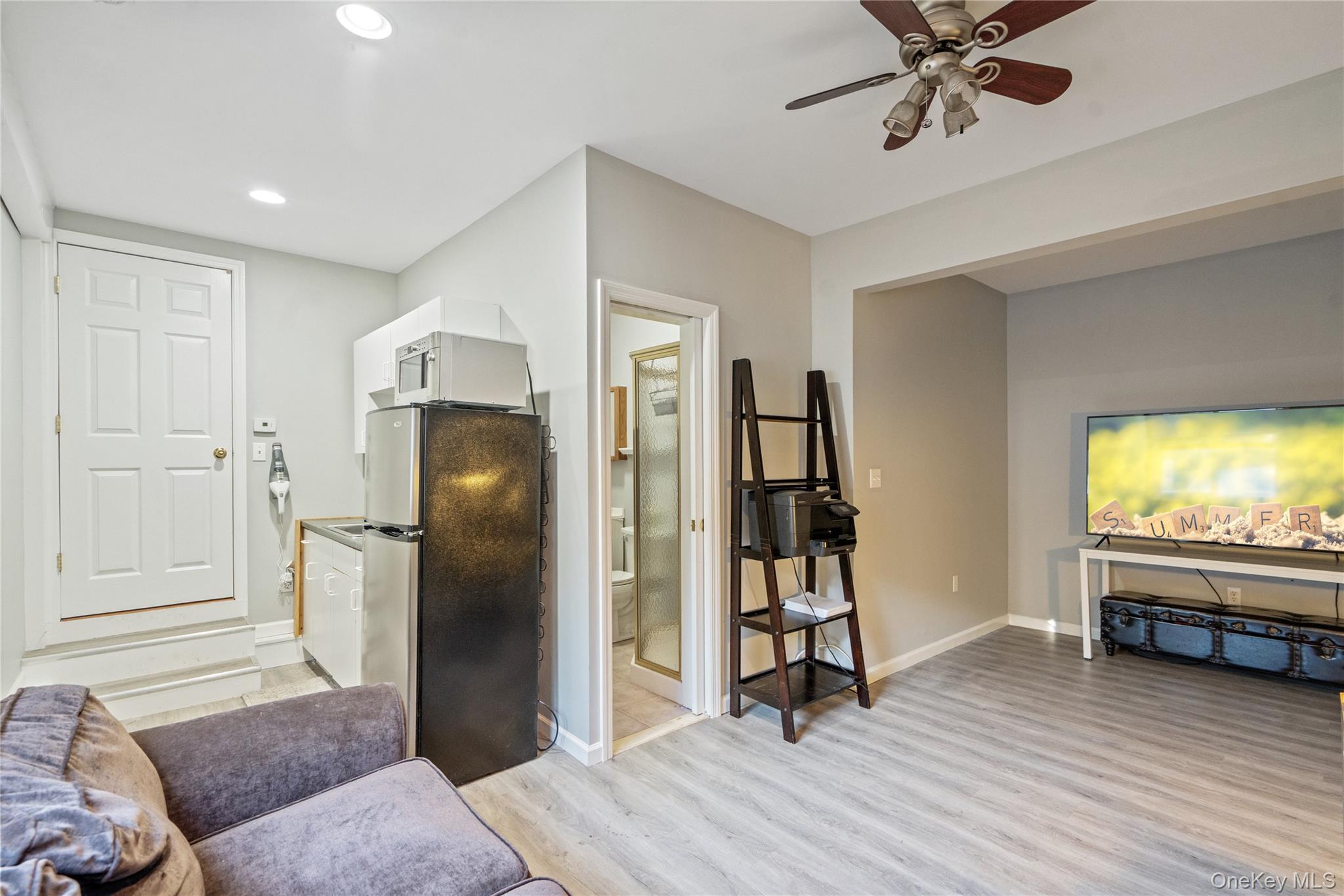 8 Beaumont Lane, Lake Grove, NY 11755