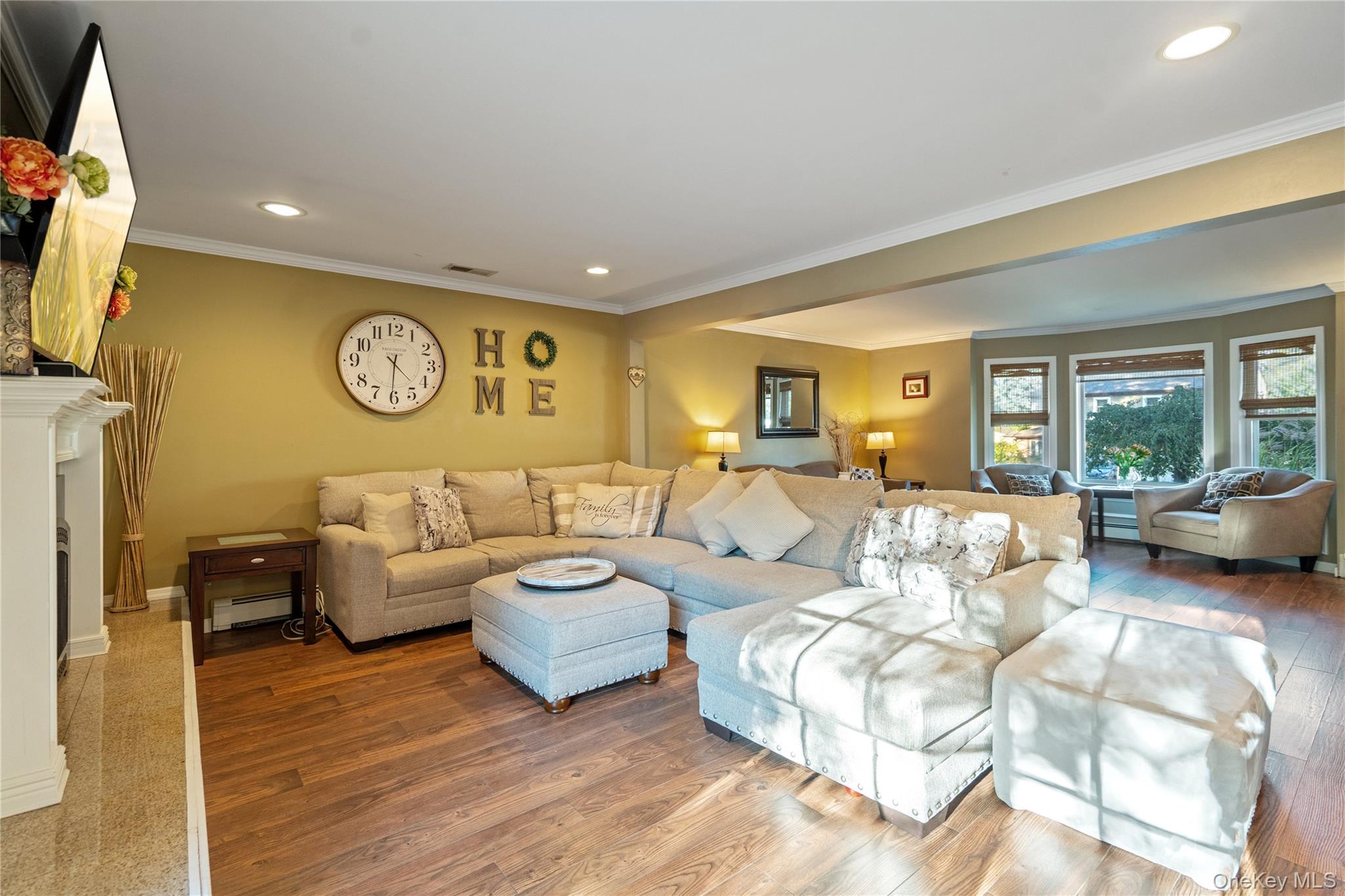 8 Beaumont Lane, Lake Grove, NY 11755