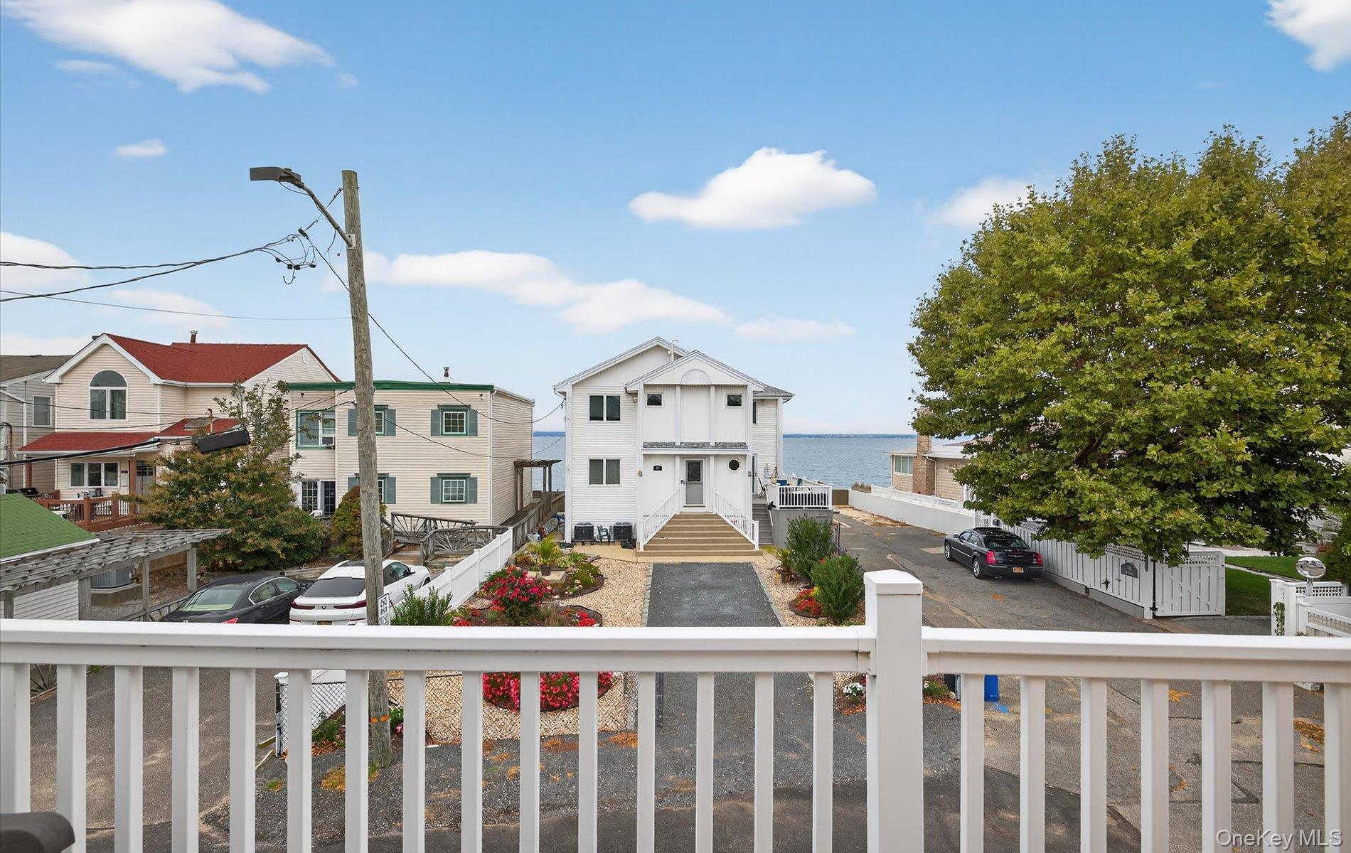 409 Bayville Avenue, Bayville, NY 11709