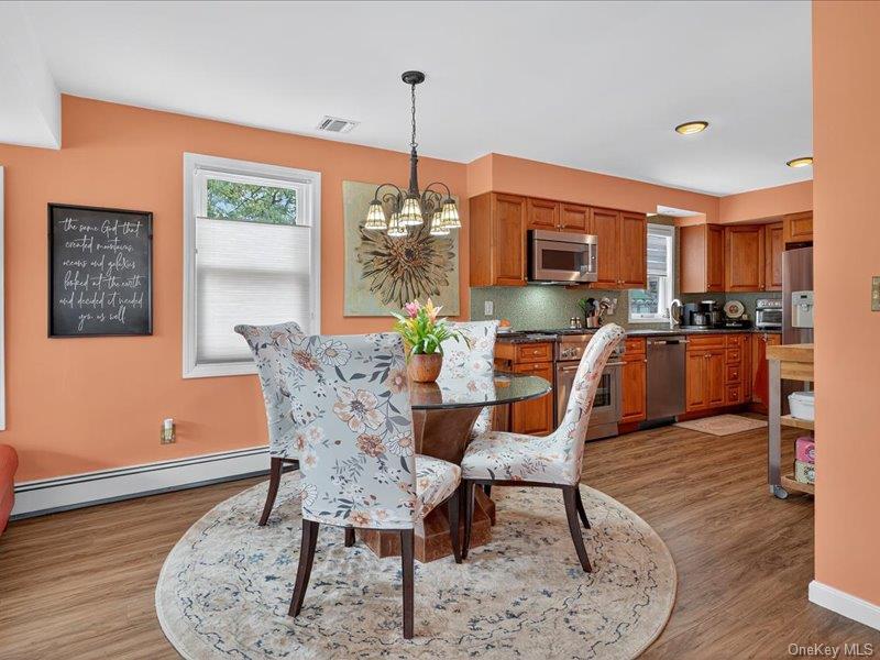 409 Bayville Avenue, Bayville, NY 11709