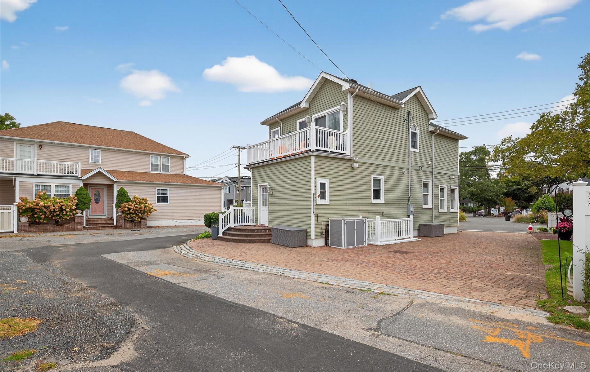 409 Bayville Avenue, Bayville, NY 11709