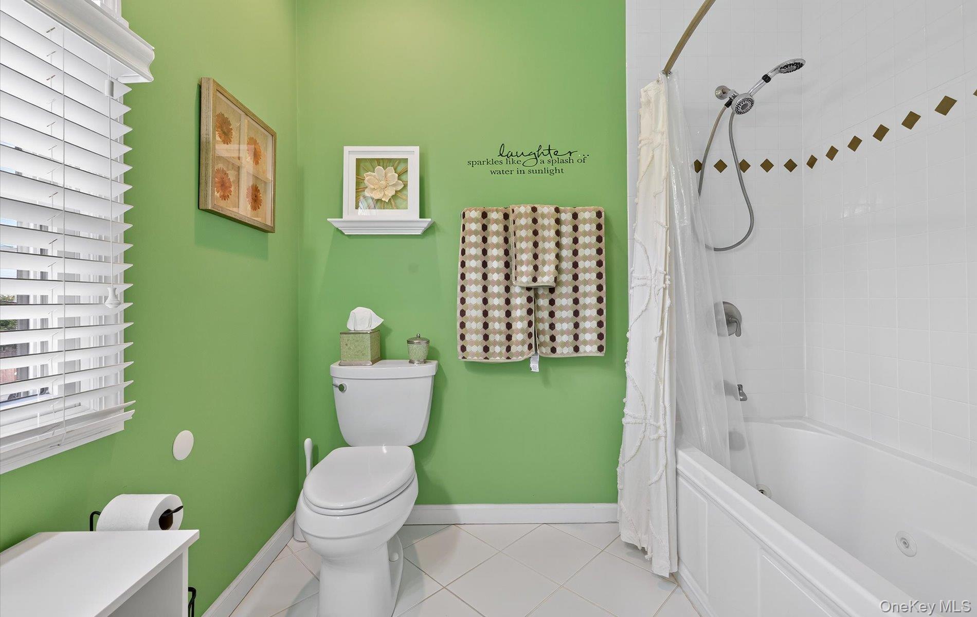 409 Bayville Avenue, Bayville, NY 11709