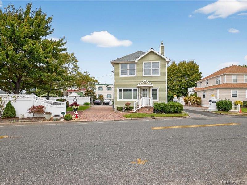 409 Bayville Avenue, Bayville, NY 11709