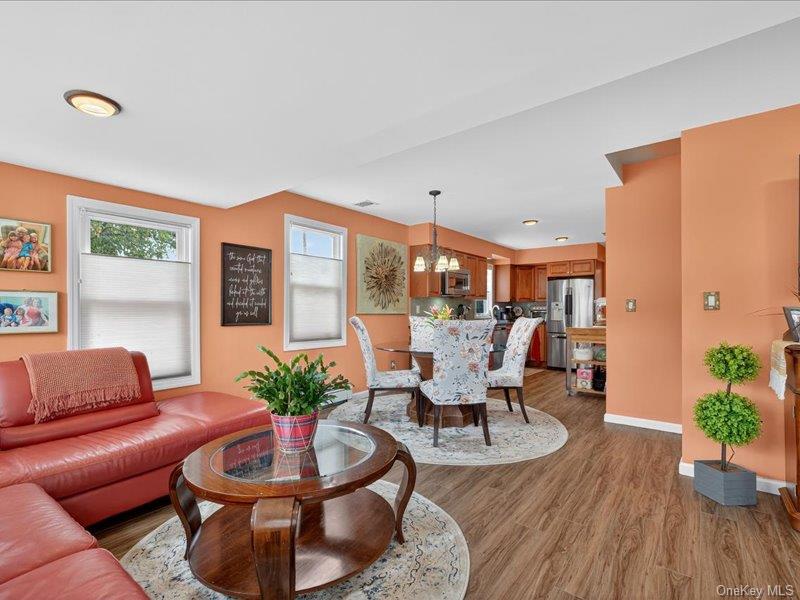 409 Bayville Avenue, Bayville, NY 11709