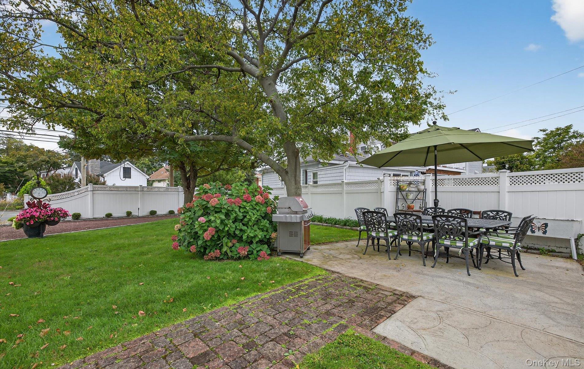 409 Bayville Avenue, Bayville, NY 11709