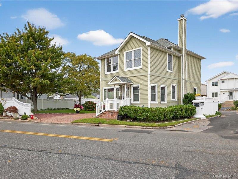 409 Bayville Avenue, Bayville, NY 11709