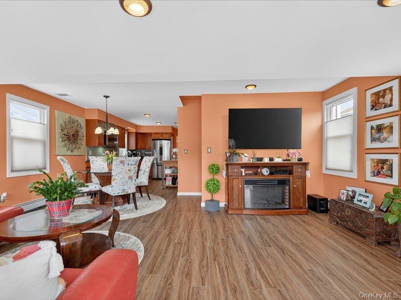 409 Bayville Avenue, Bayville, NY 11709