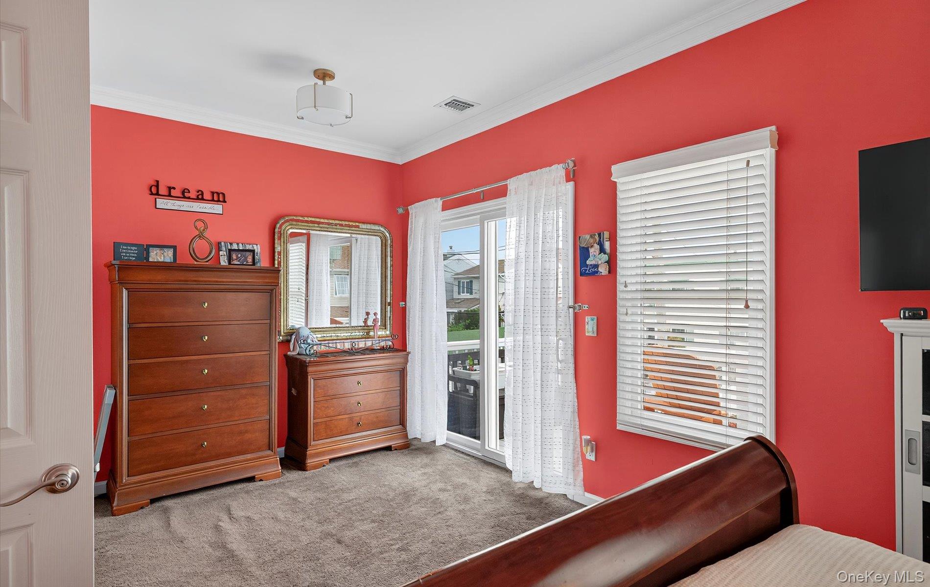 409 Bayville Avenue, Bayville, NY 11709