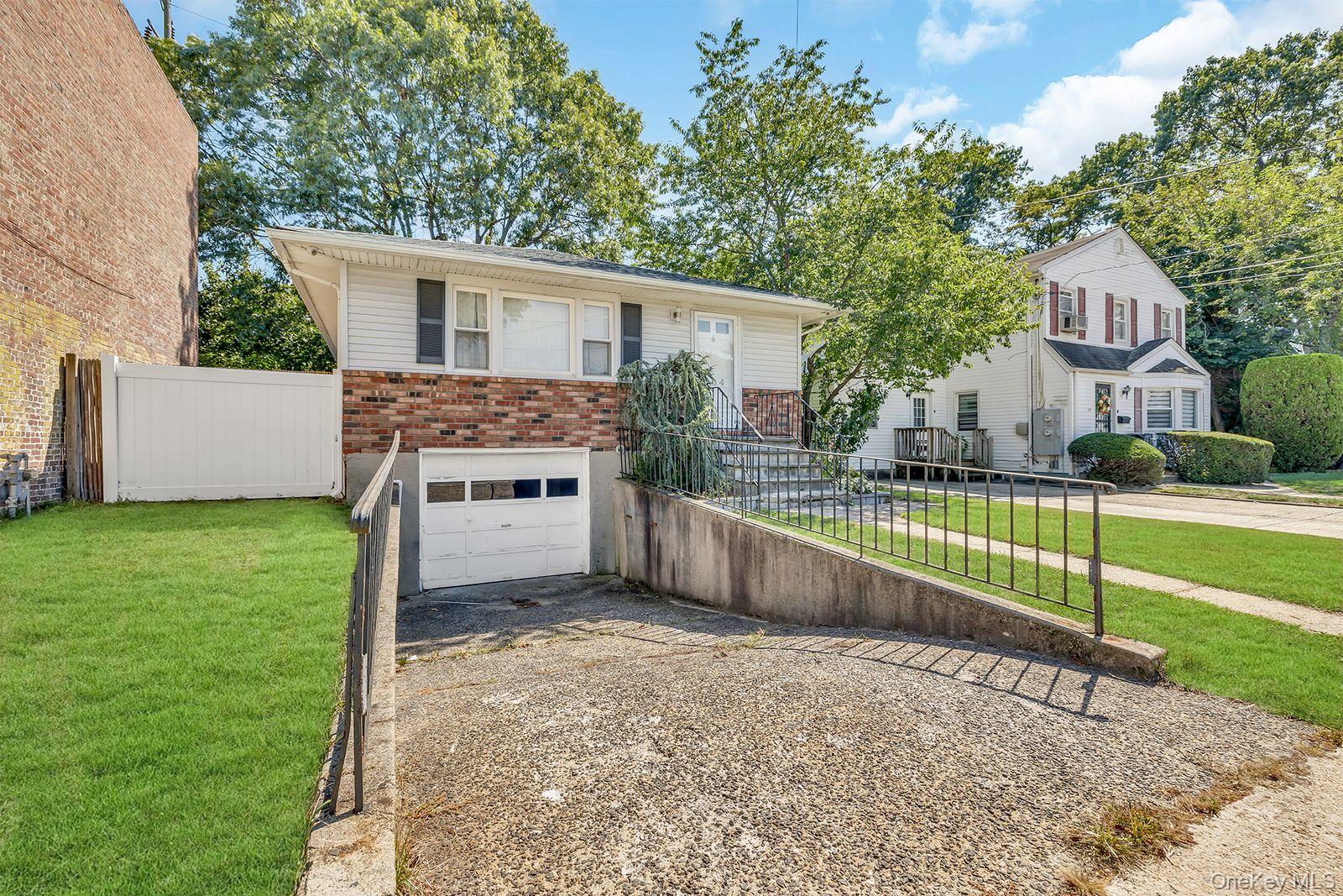 104 Broadway, Malverne, NY 11565