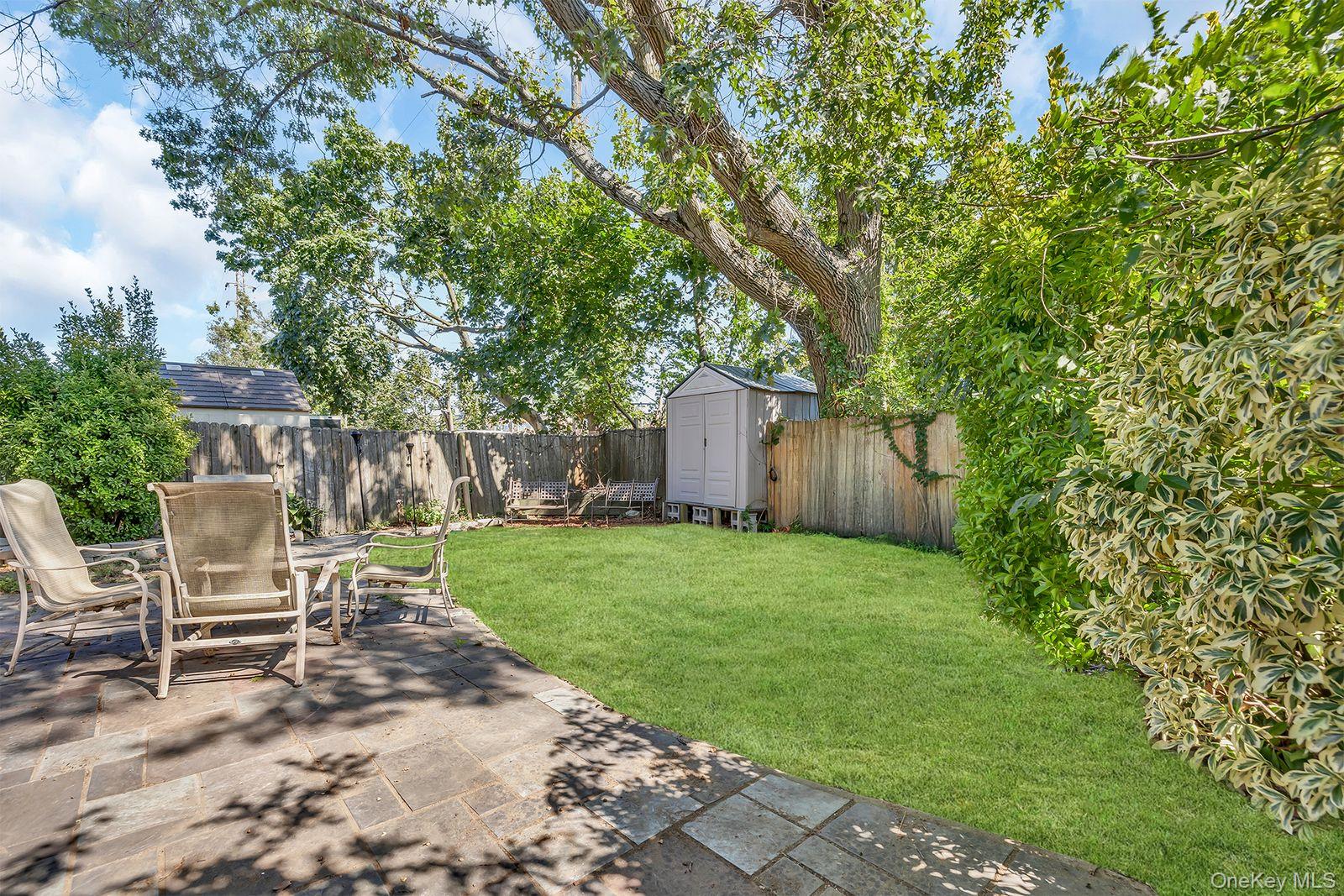 104 Broadway, Malverne, NY 11565