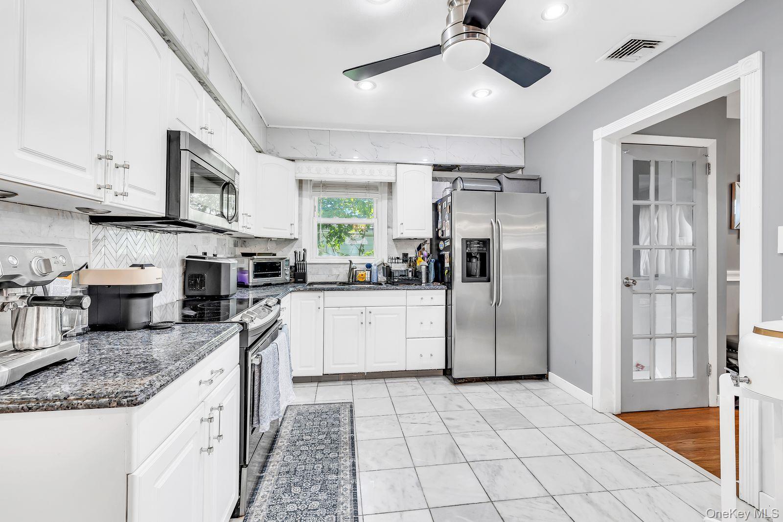 104 Broadway, Malverne, NY 11565