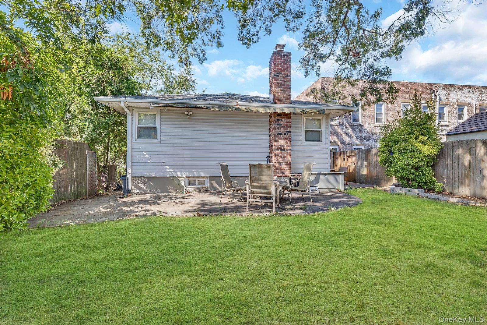 104 Broadway, Malverne, NY 11565