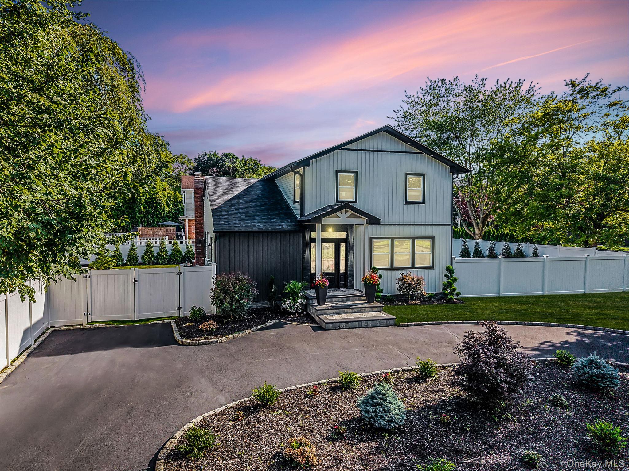 2 Polo Street, Dix Hills, NY 11746