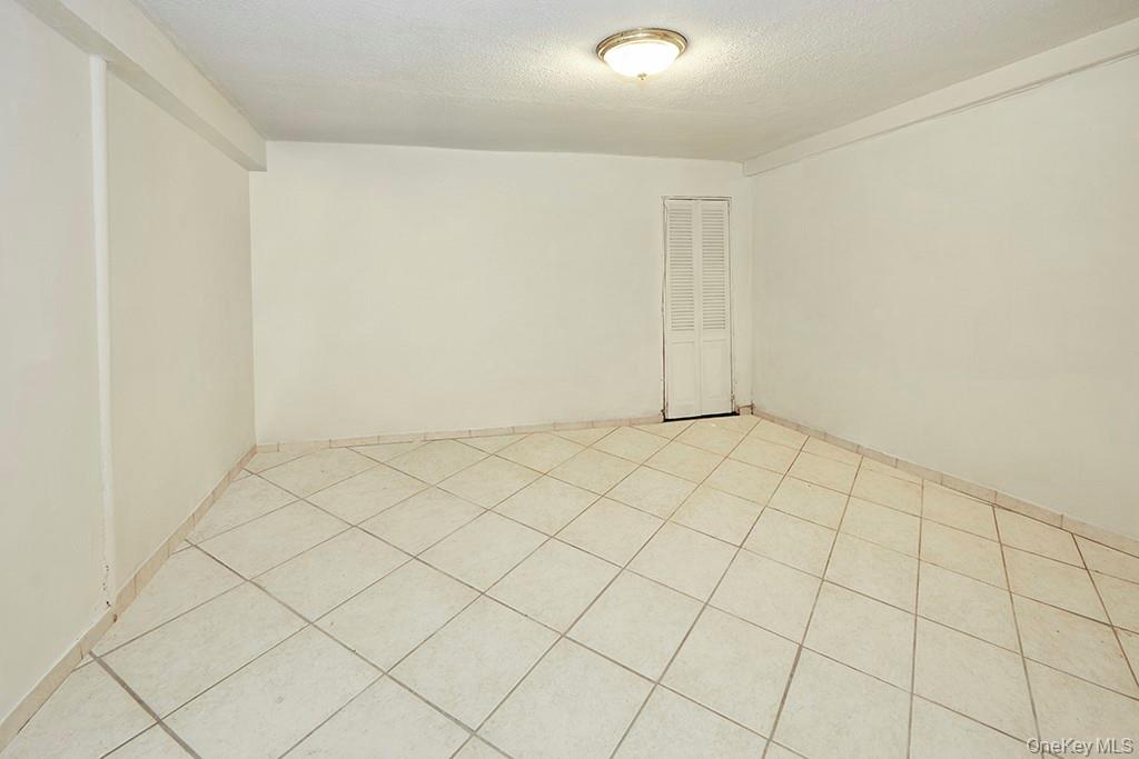 59 Bayview Place, Staten Island, NY 10304