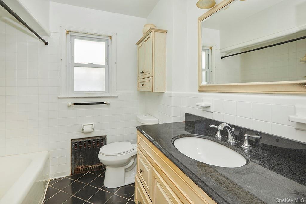 59 Bayview Place, Staten Island, NY 10304