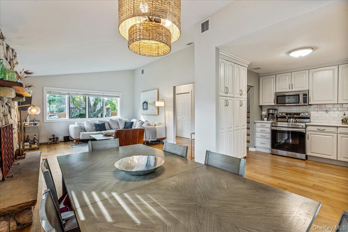 22 Howell Place, Speonk, NY 11972