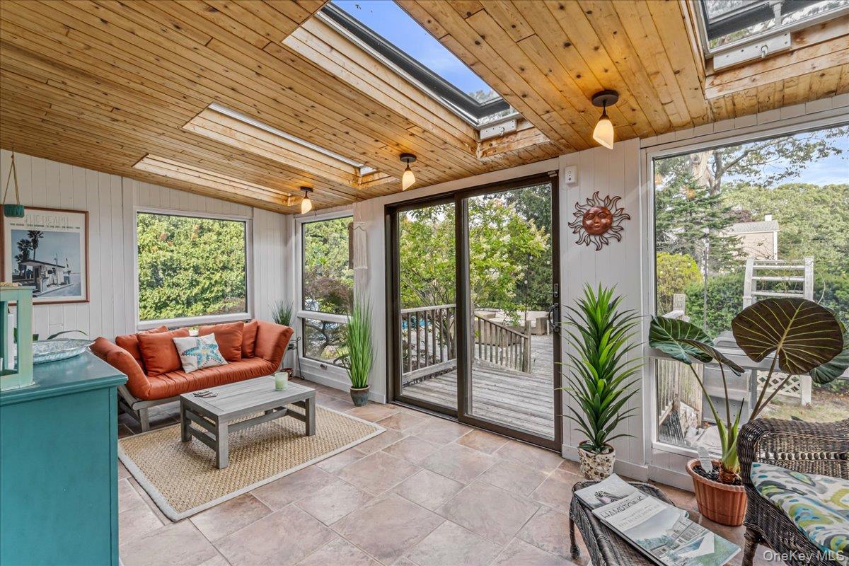 22 Howell Place, Speonk, NY 11972