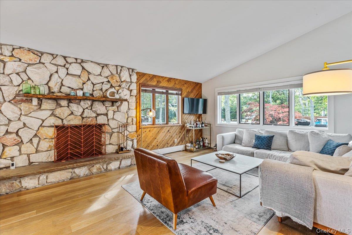 22 Howell Place, Speonk, NY 11972