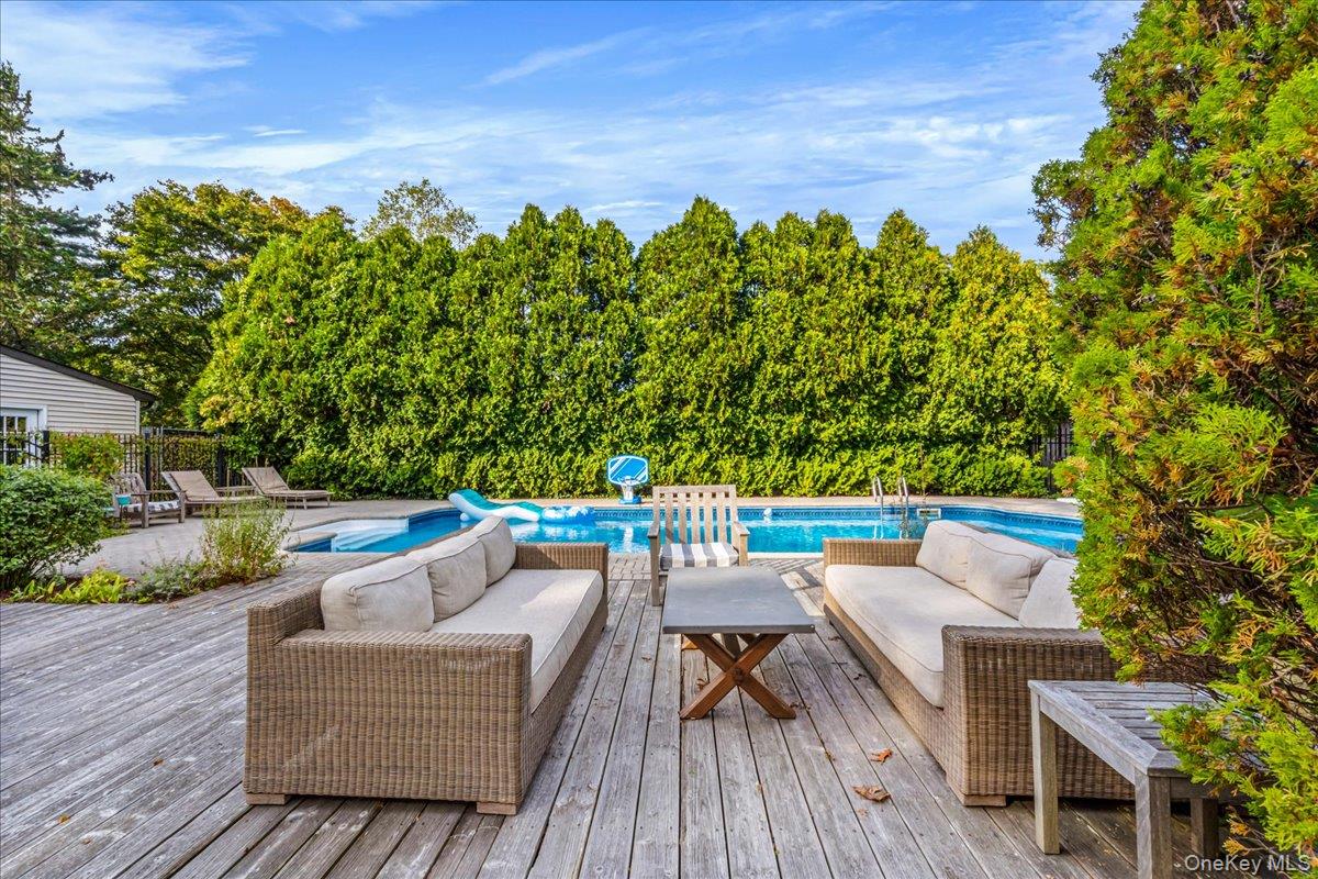 22 Howell Place, Speonk, NY 11972