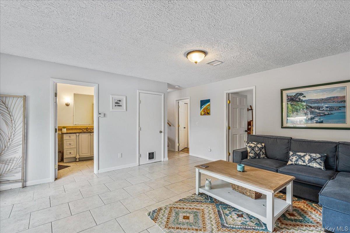 22 Howell Place, Speonk, NY 11972