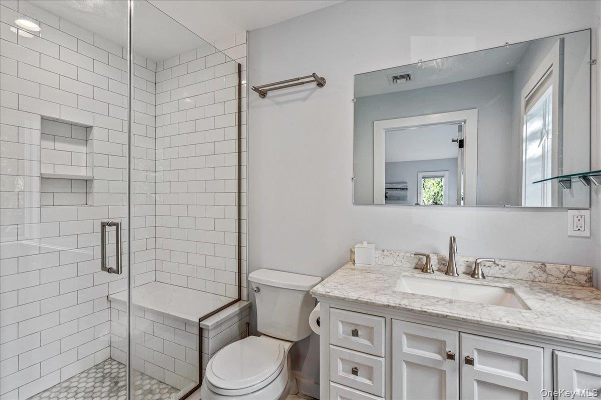 22 Howell Place, Speonk, NY 11972