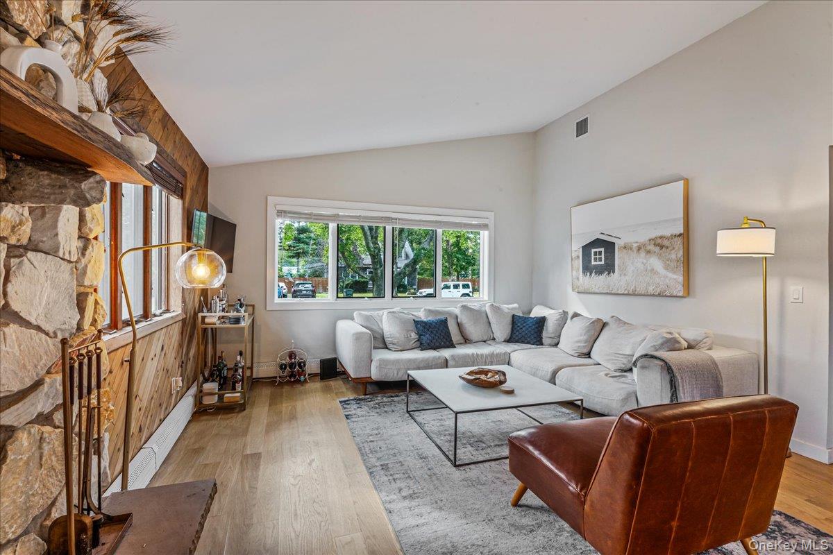 22 Howell Place, Speonk, NY 11972