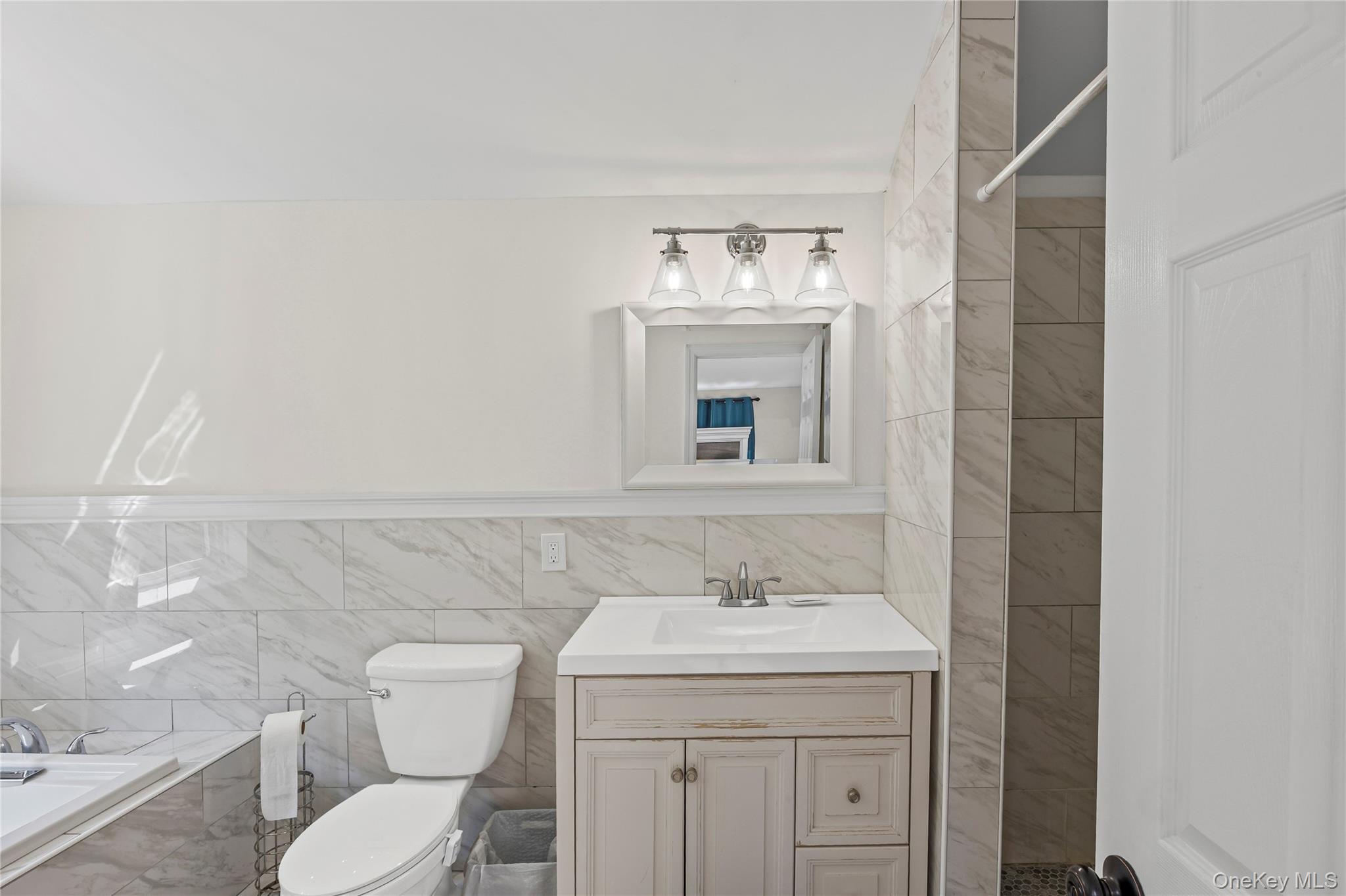 6 Edgewood Avenue, Port Jefferson, NY 11777