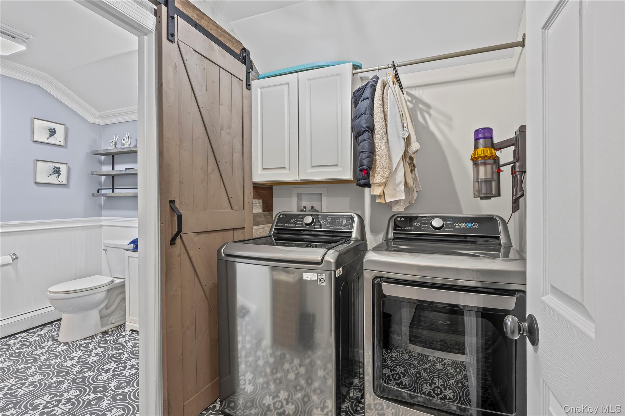 6 Edgewood Avenue, Port Jefferson, NY 11777