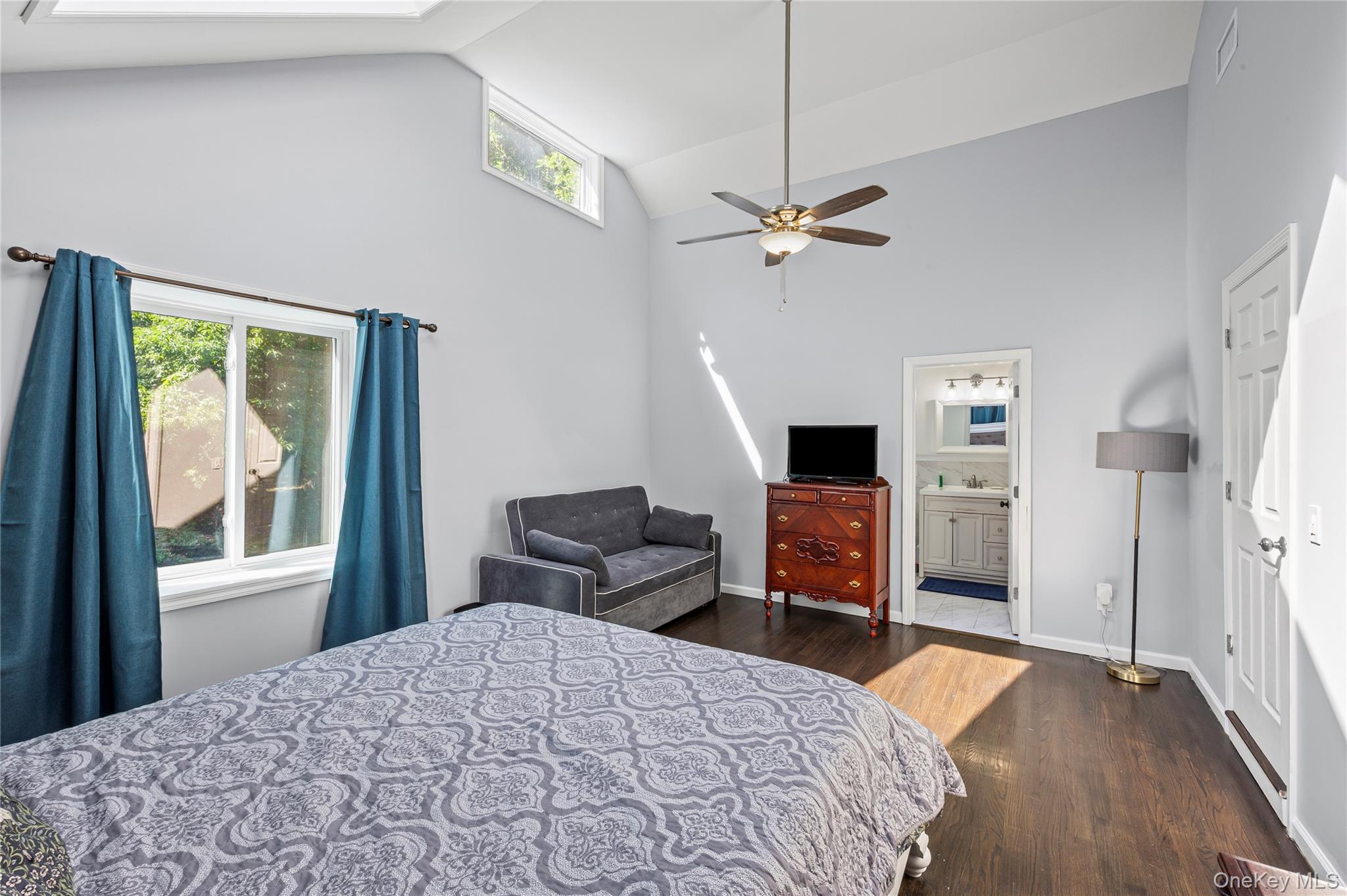 6 Edgewood Avenue, Port Jefferson, NY 11777