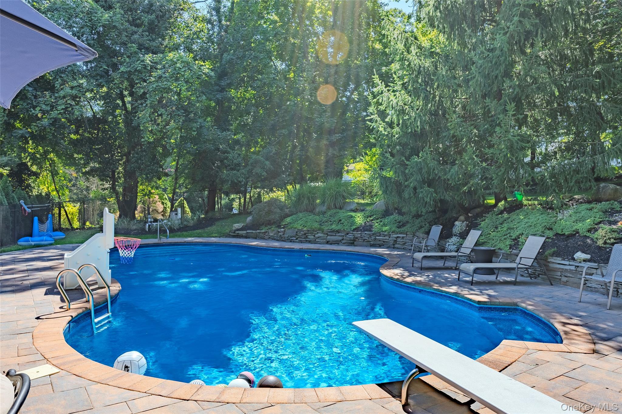 6 Edgewood Avenue, Port Jefferson, NY 11777